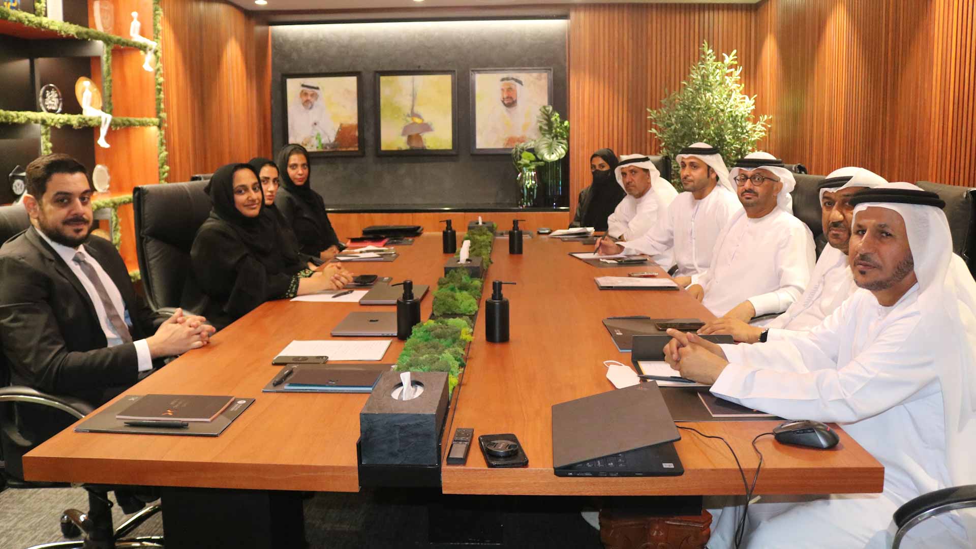 Image for the title: SCC Committee reviews plans of Sharjah e-Government Department 