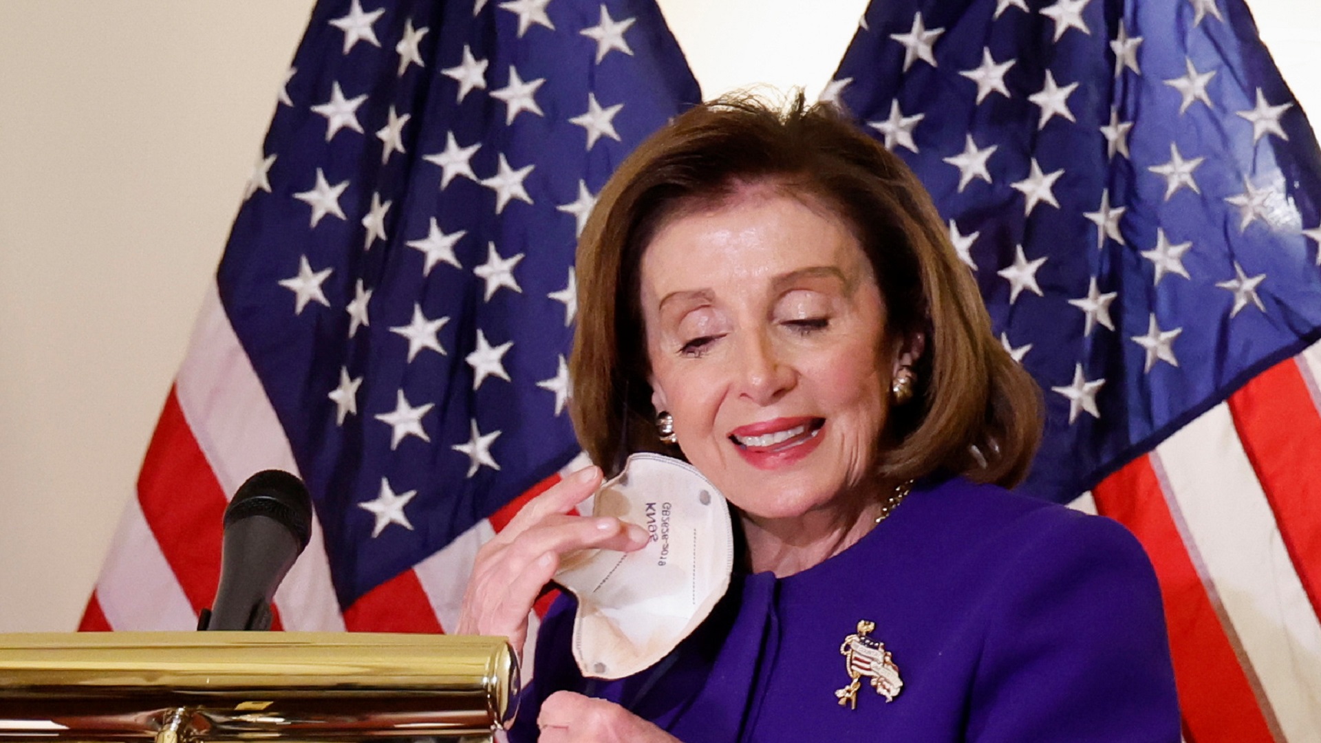 صورة بعنوان: إصابة رئيسة مجلس النواب الأميركي نانسي بيلوسي بكورونا 