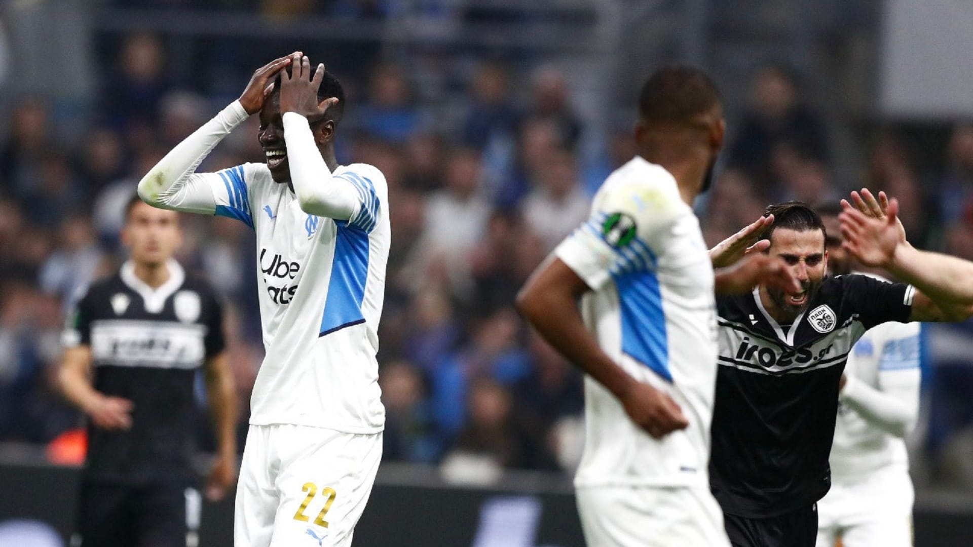 صورة بعنوان: لايبزج الألماني يتعادل أمام أتالانتا بالدوري الأوروبي لكرة القدم  