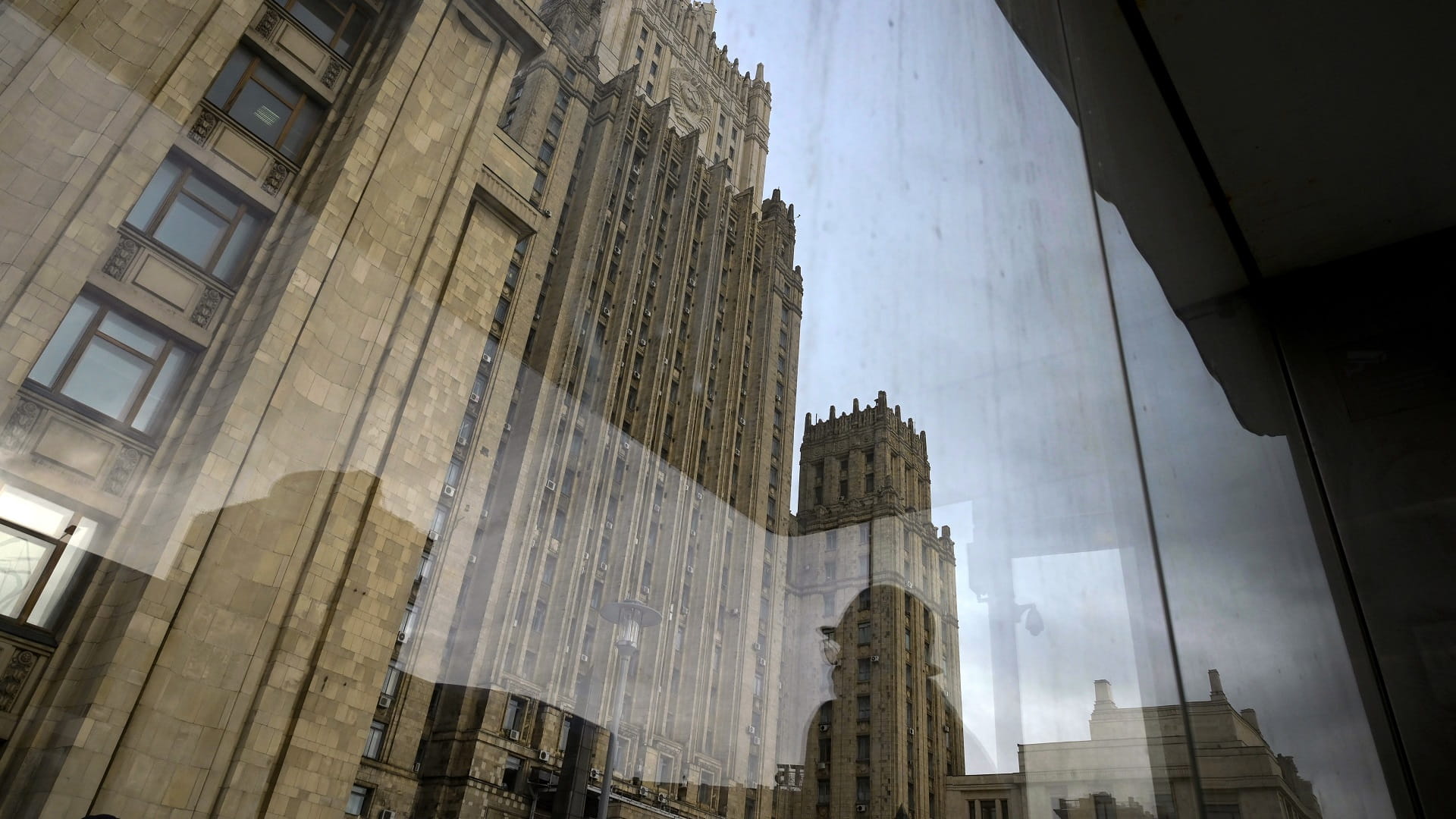 Image for the title: Russia expels 45 Polish diplomats 