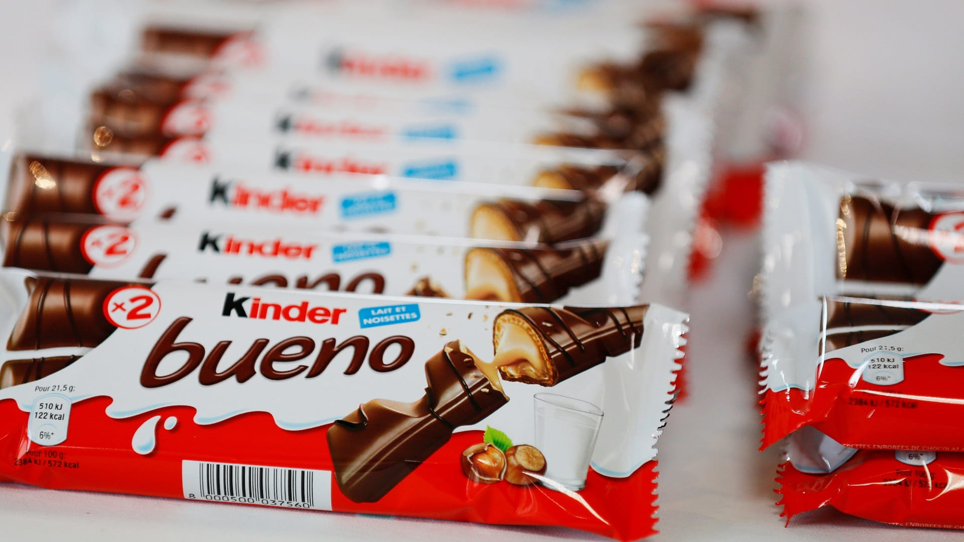 Image for the title: Belgium shuts Kinder chocolate factory over salmonella 