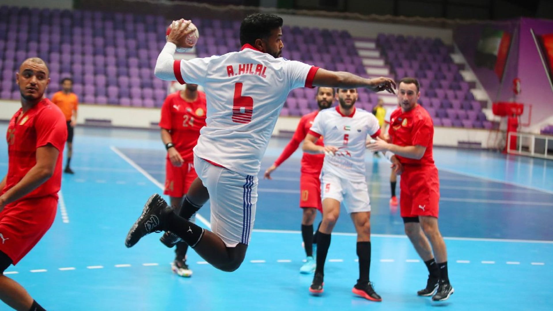 صورة بعنوان: الشارقة يواجه شباب الأهلي في نهائي كأس رئيس الدولة لكرة اليد 