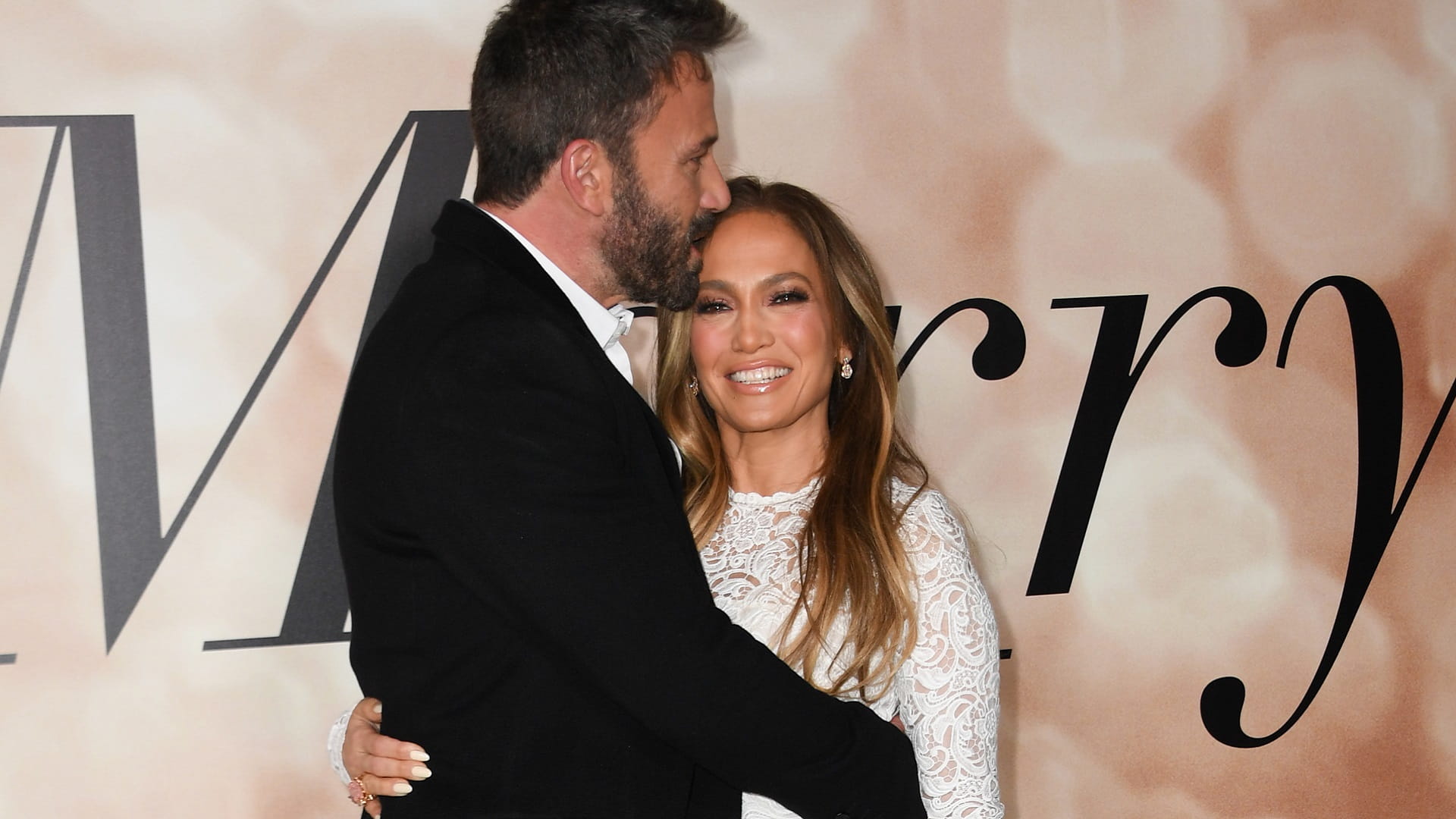 Image for the title: Jennifer Lopez announces engagement to Ben Affleck (again) 