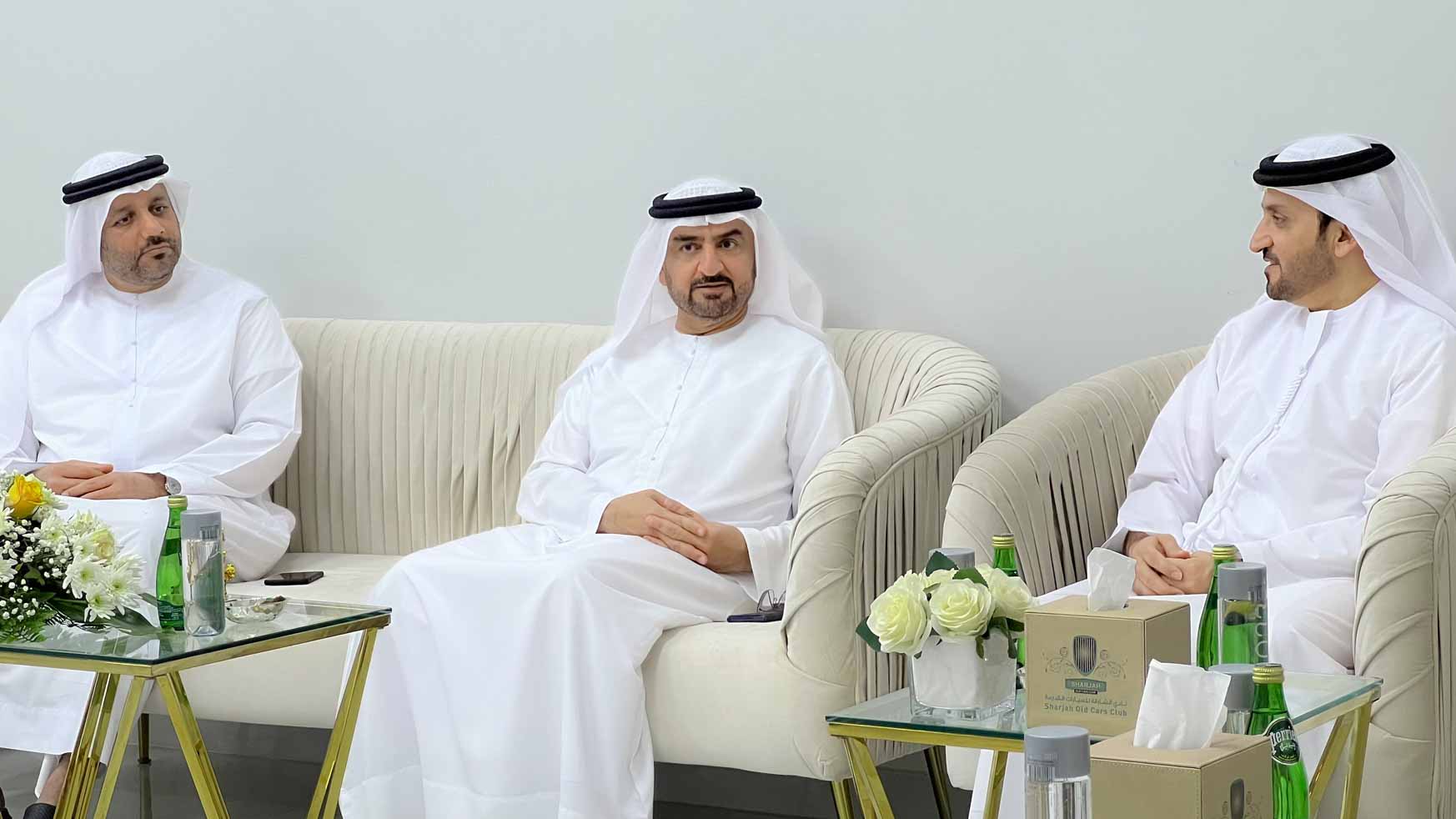 صورة بعنوان: عبد الله بن سالم يزور نادي الشارقة للسيارات القديمة 