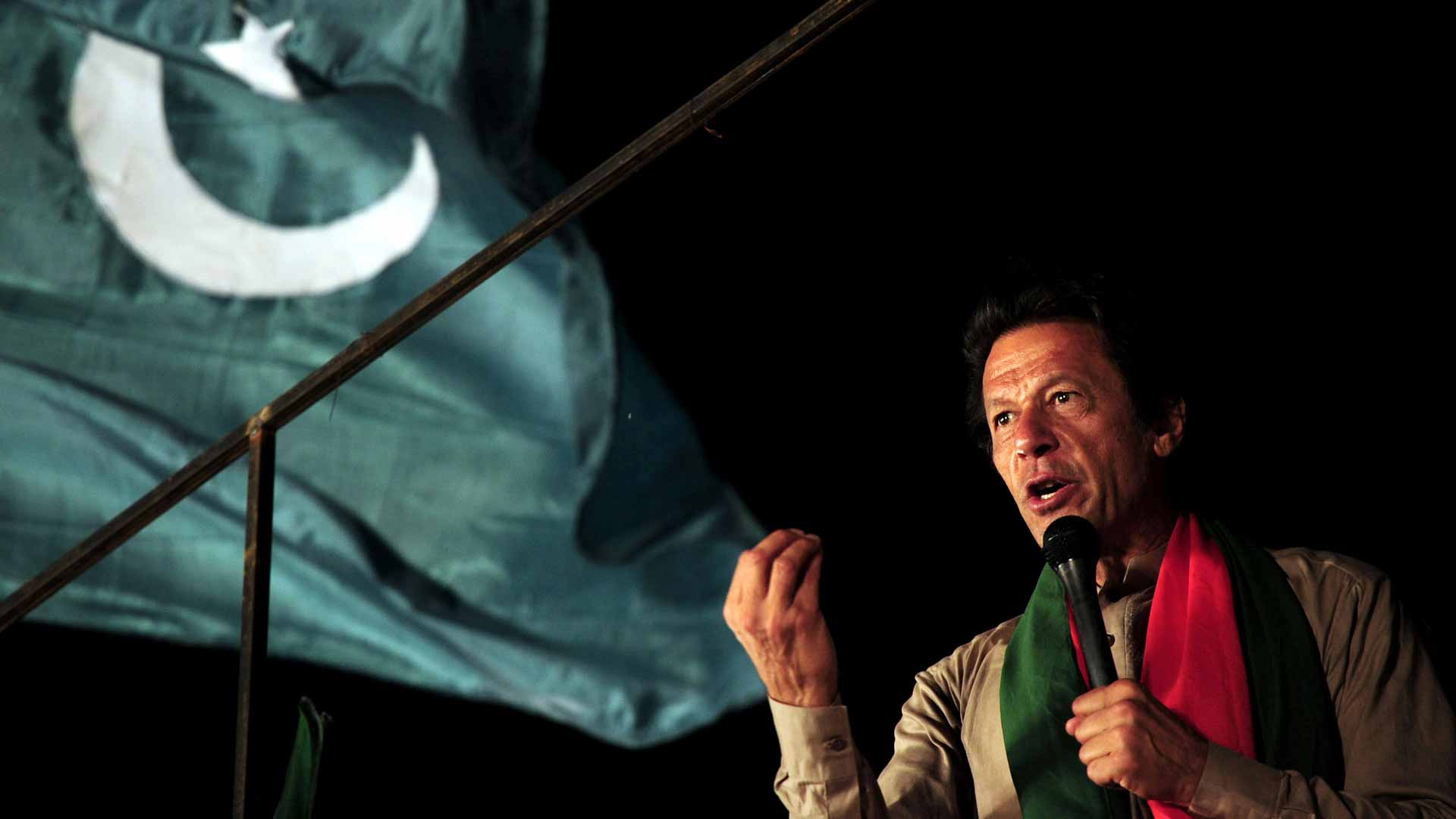 Image for the title: Pakistan lawmakers to elect new PM after Khan ousted 