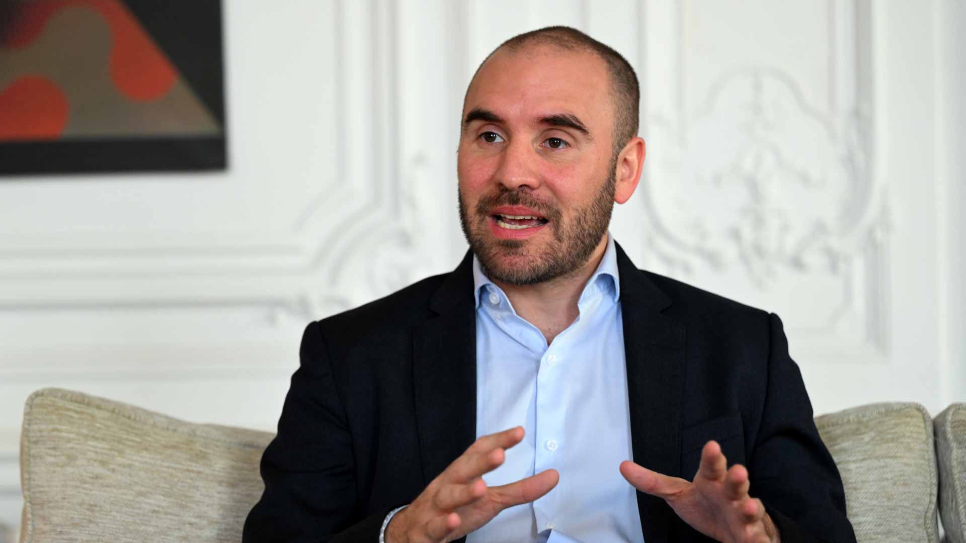 Image for the title: Argentina's March inflation will exceed 6%, says economy minister 