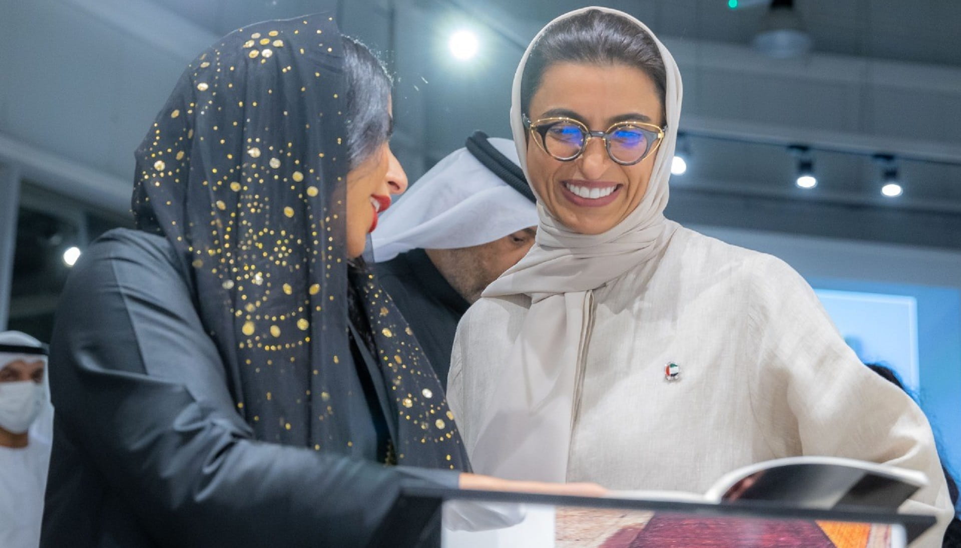 صورة بعنوان: كتاب "50U" يروي قصة الإمارات السبع من خلال خمسين مشهداً 