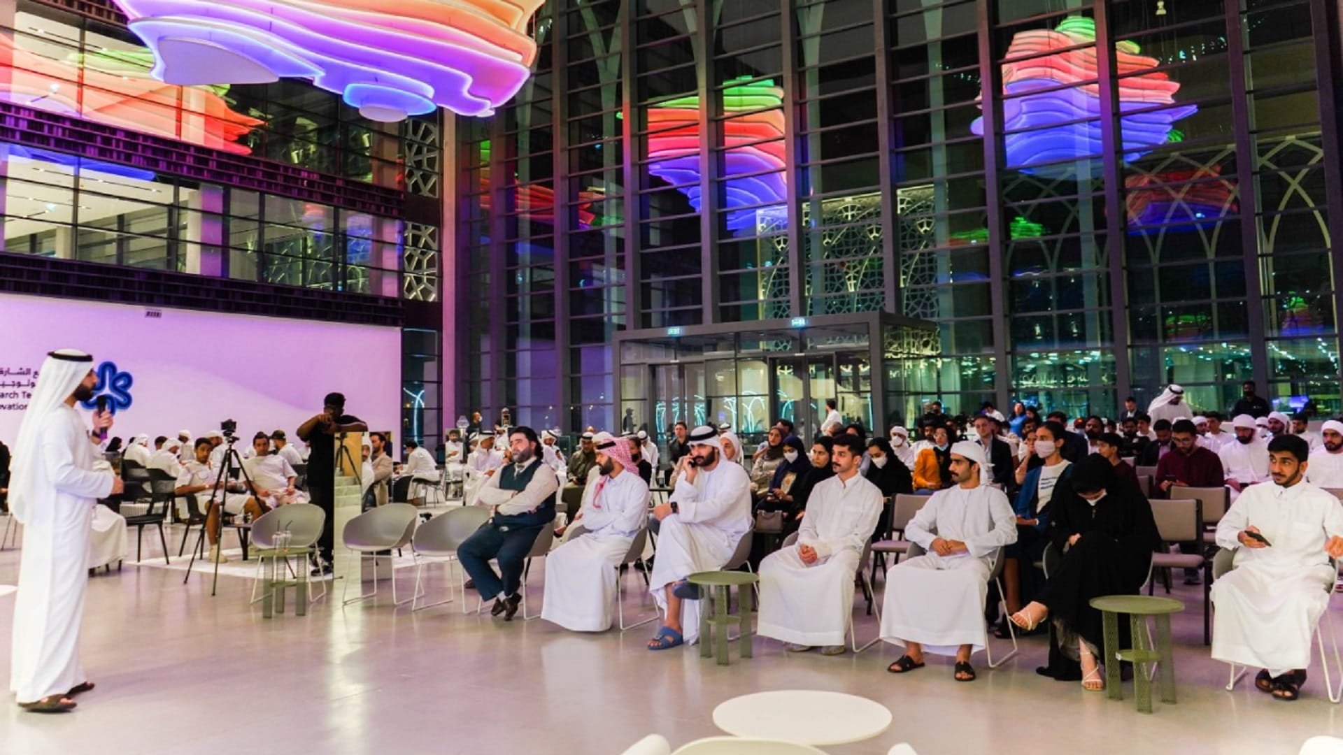 صورة بعنوان: انطلاق أولى جلسات المجلس الرمضاني في مجمع الشارقة للابتكار 