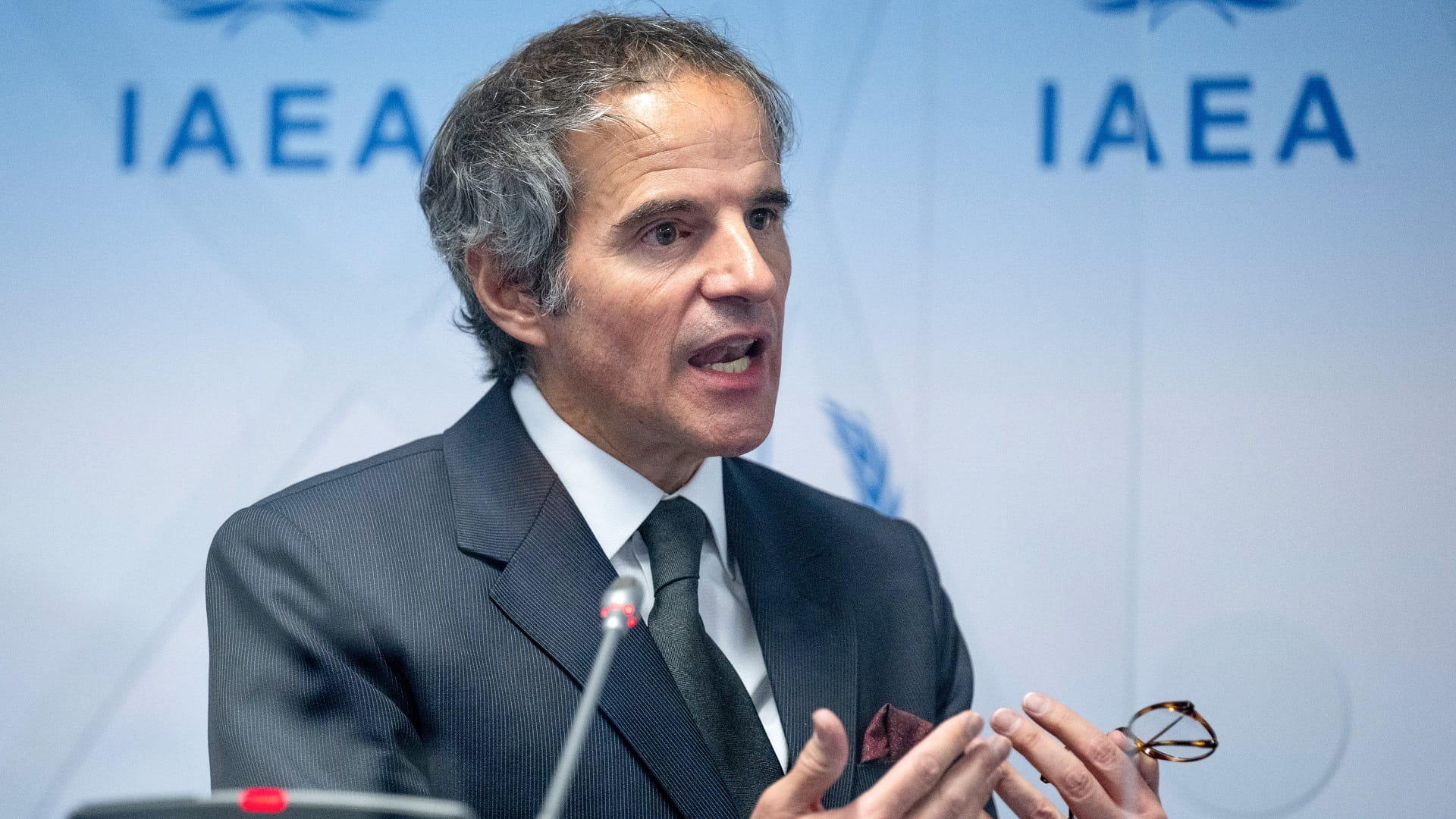 Image for the title: Iran starts production at centrifuge component workshop 