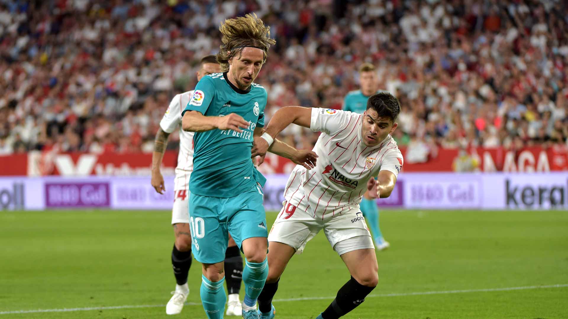 Image for the title: Real Madrid fight back again to stun Sevilla 