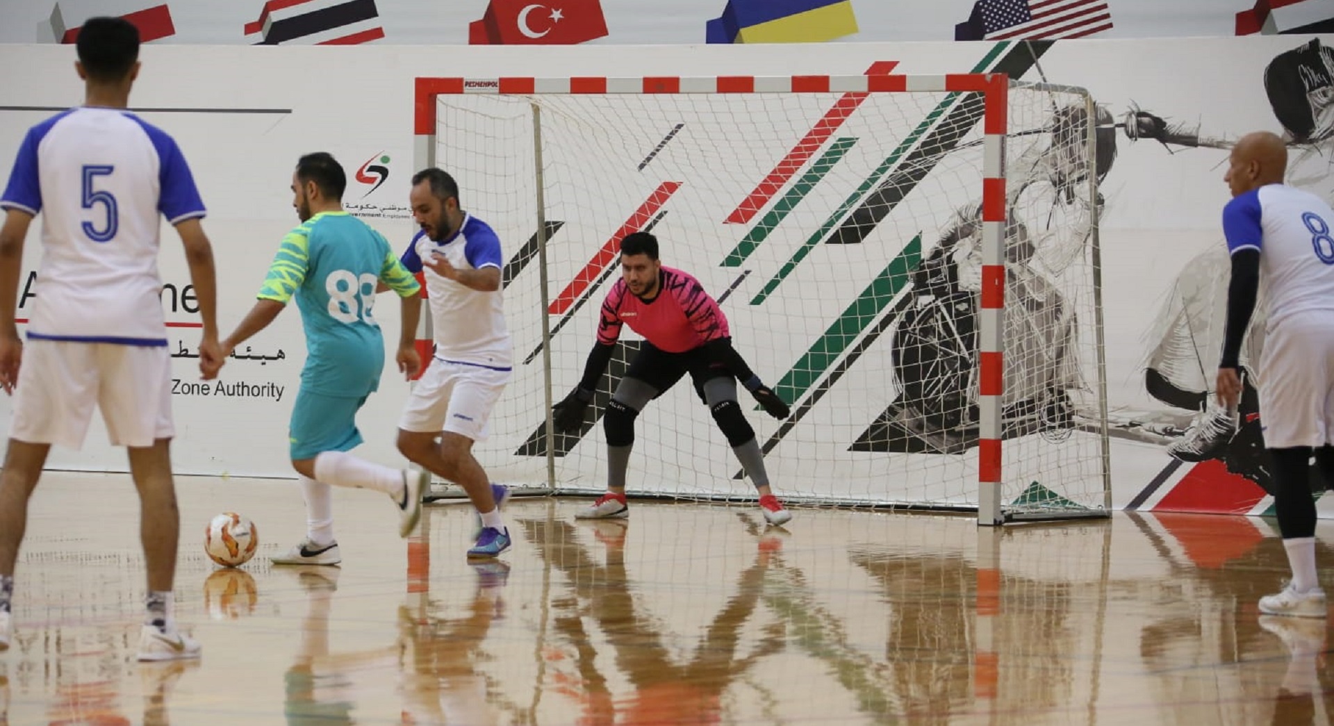 صورة بعنوان: "الشارقة للتعليم" و"الدفاع المدني" في نصف نهائي المؤسسات الحكومية 