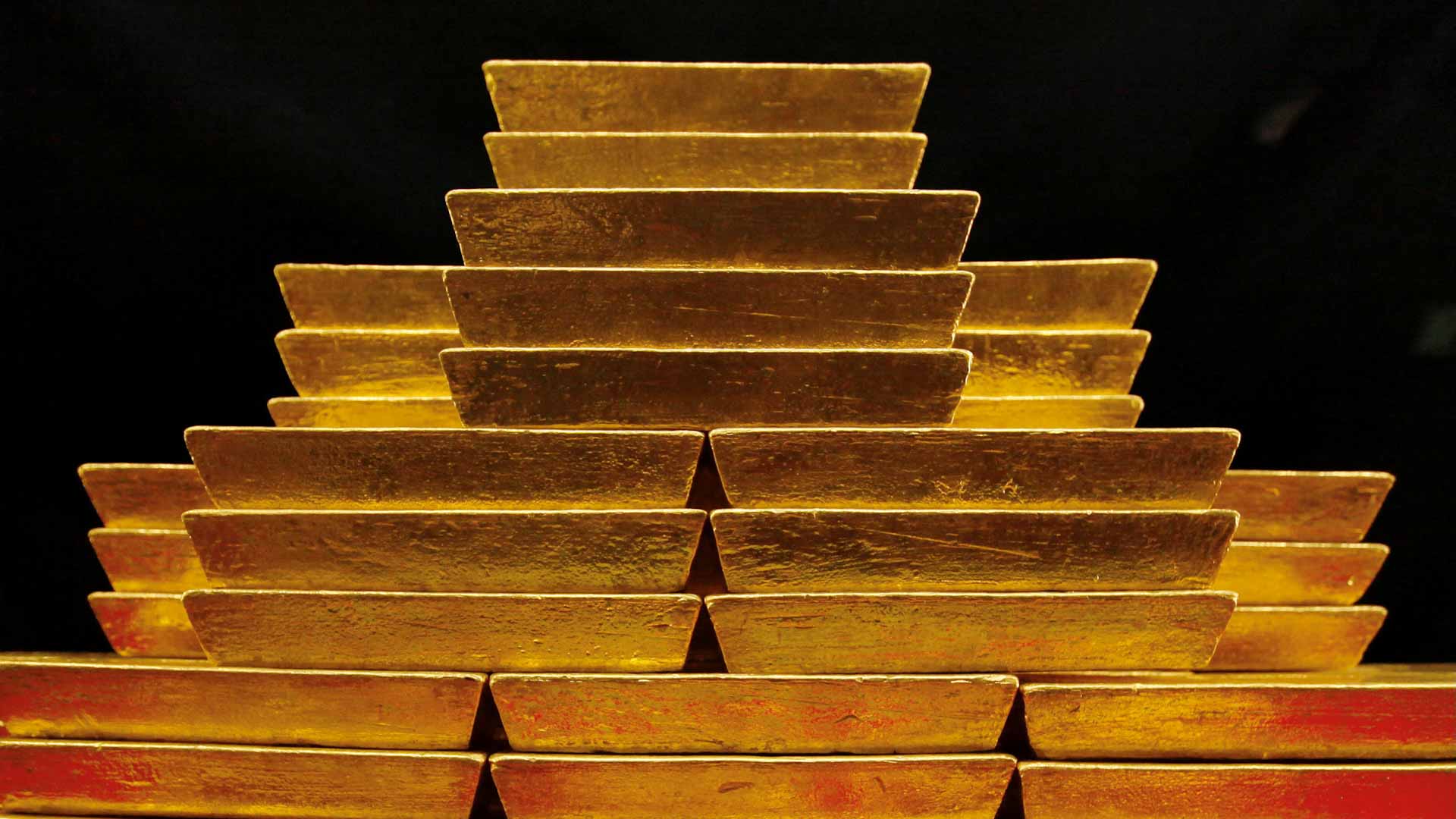 صورة بعنوان: أسعار الذهب تلامس أفضل مستوى لها منذ أكثر من شهر 