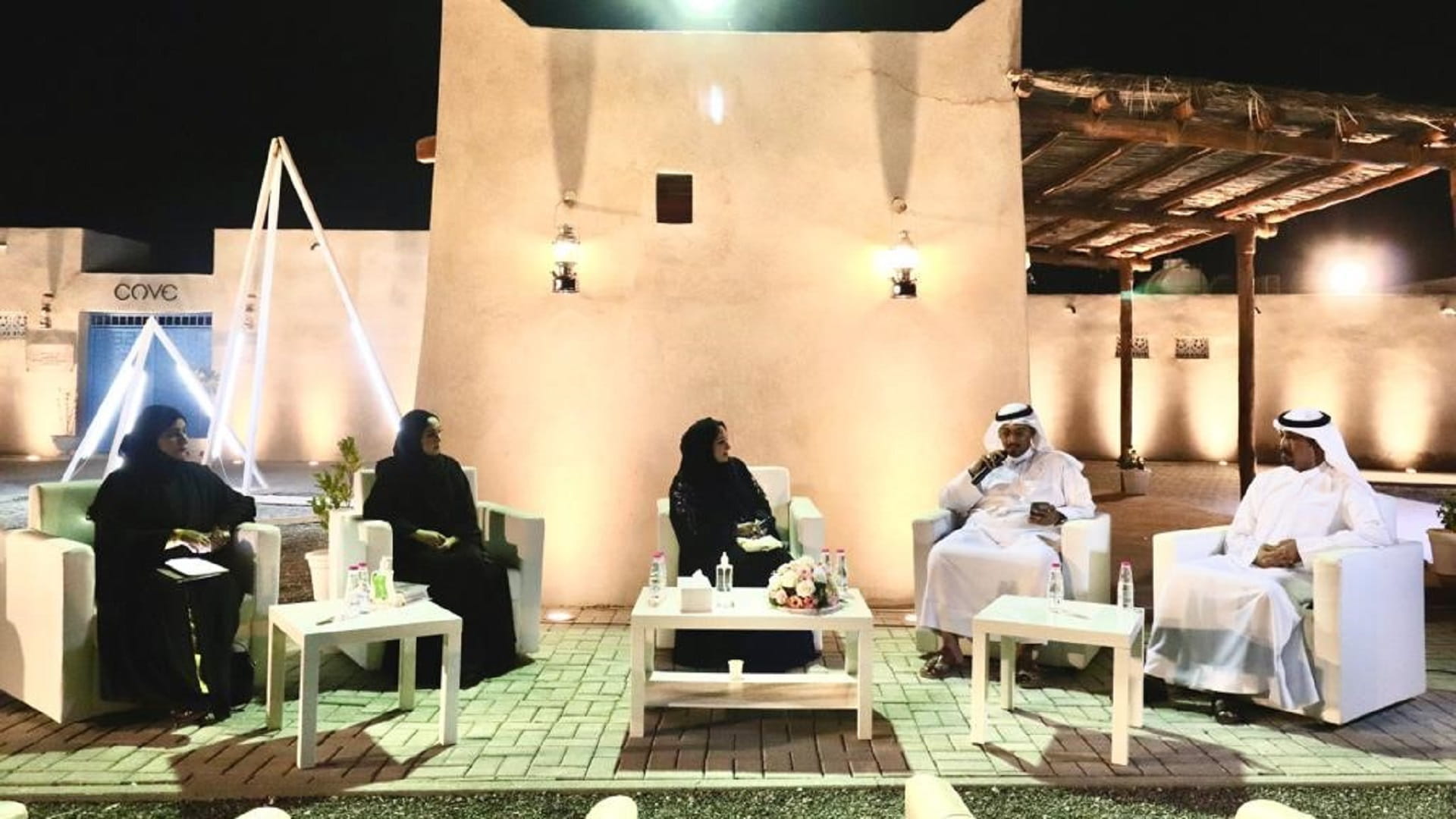 صورة بعنوان: "ثقافي الأعلى للأسرة" ينظم أمسية شعرية في حارة السدرة بخورفكان 