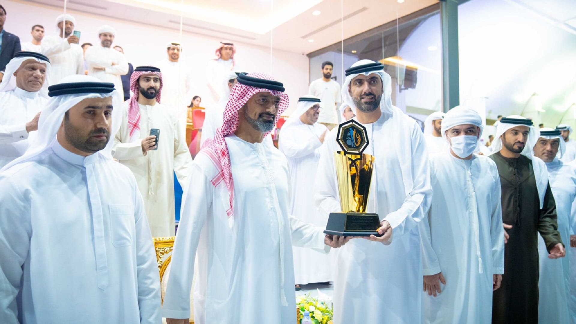 صورة بعنوان: عمار النعيمي يتوج البلدية بكأس الدوائر الحكومية بعجمان لكرة القدم 