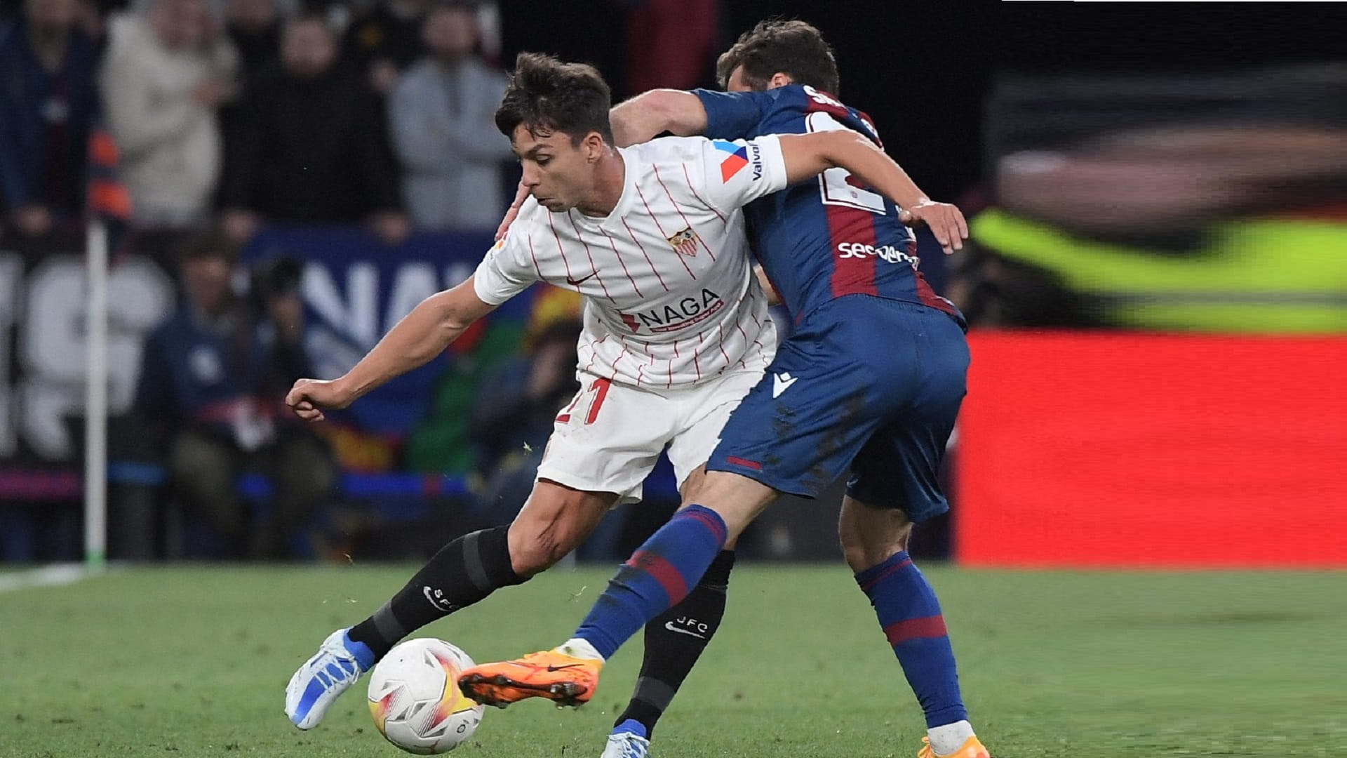 صورة بعنوان: إشبيلية يصعد مؤقتاً للمركز الثاني في الدوري الإسباني 