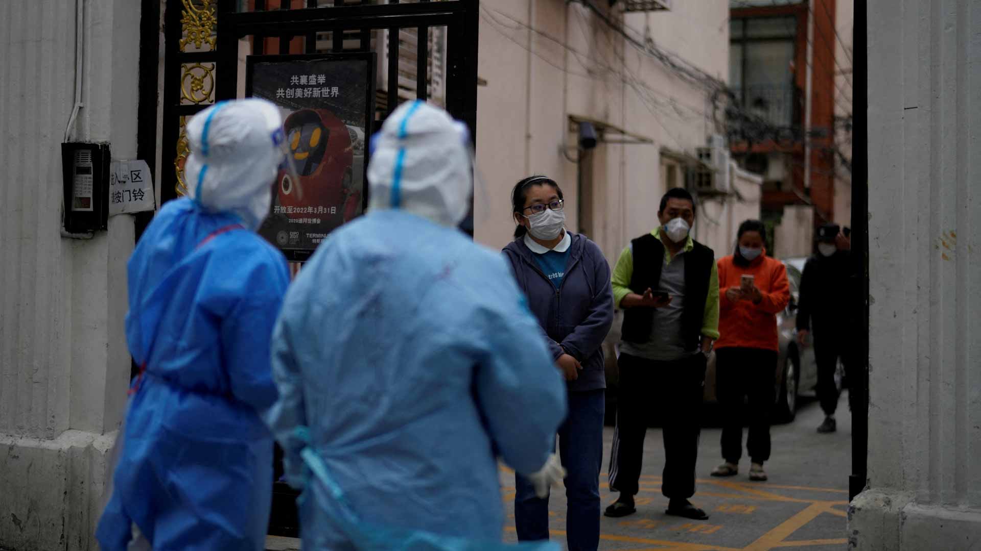 صورة بعنوان: شنغهاي تسجل طفرة جديدة في وفيات "كوفيد – 19" 