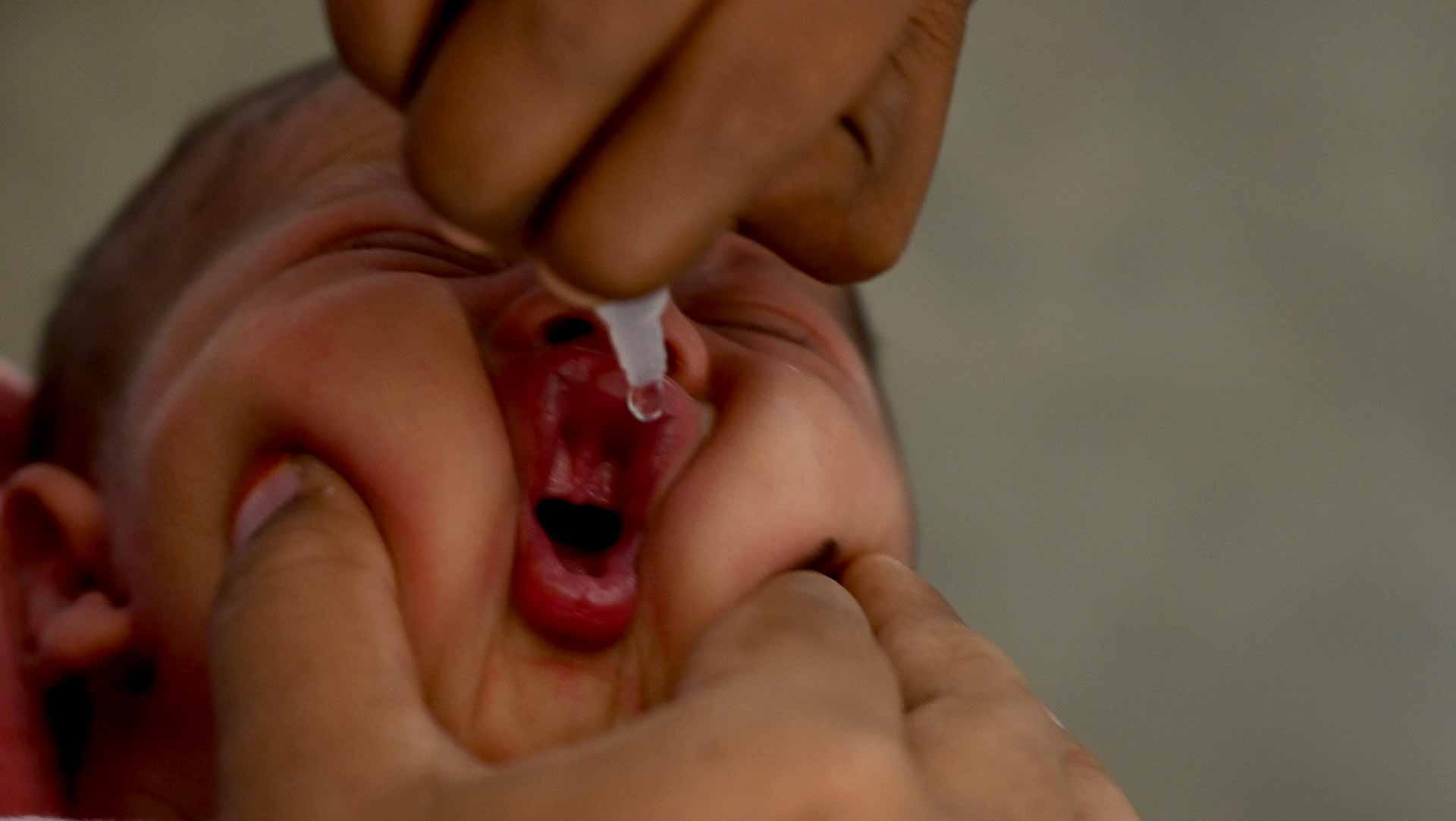 Image for the title: Pakistan reports first polio case in 15 months 