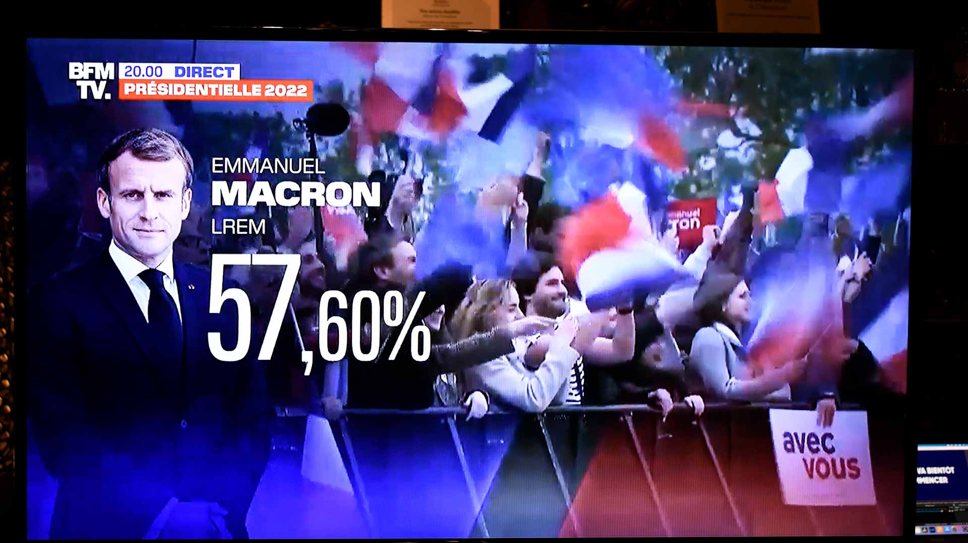 Image for the title: Macron defeats far-right Le Pen in French election 