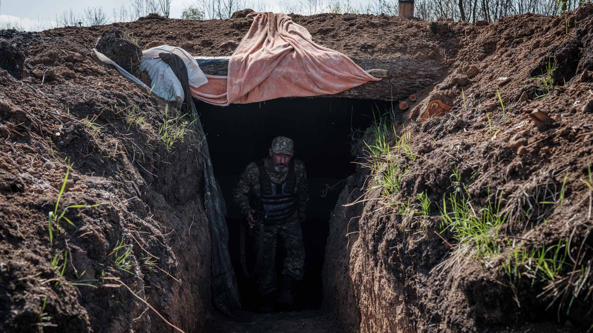 Image for the title: On the eastern front, Ukraine struggles to keep up morale 