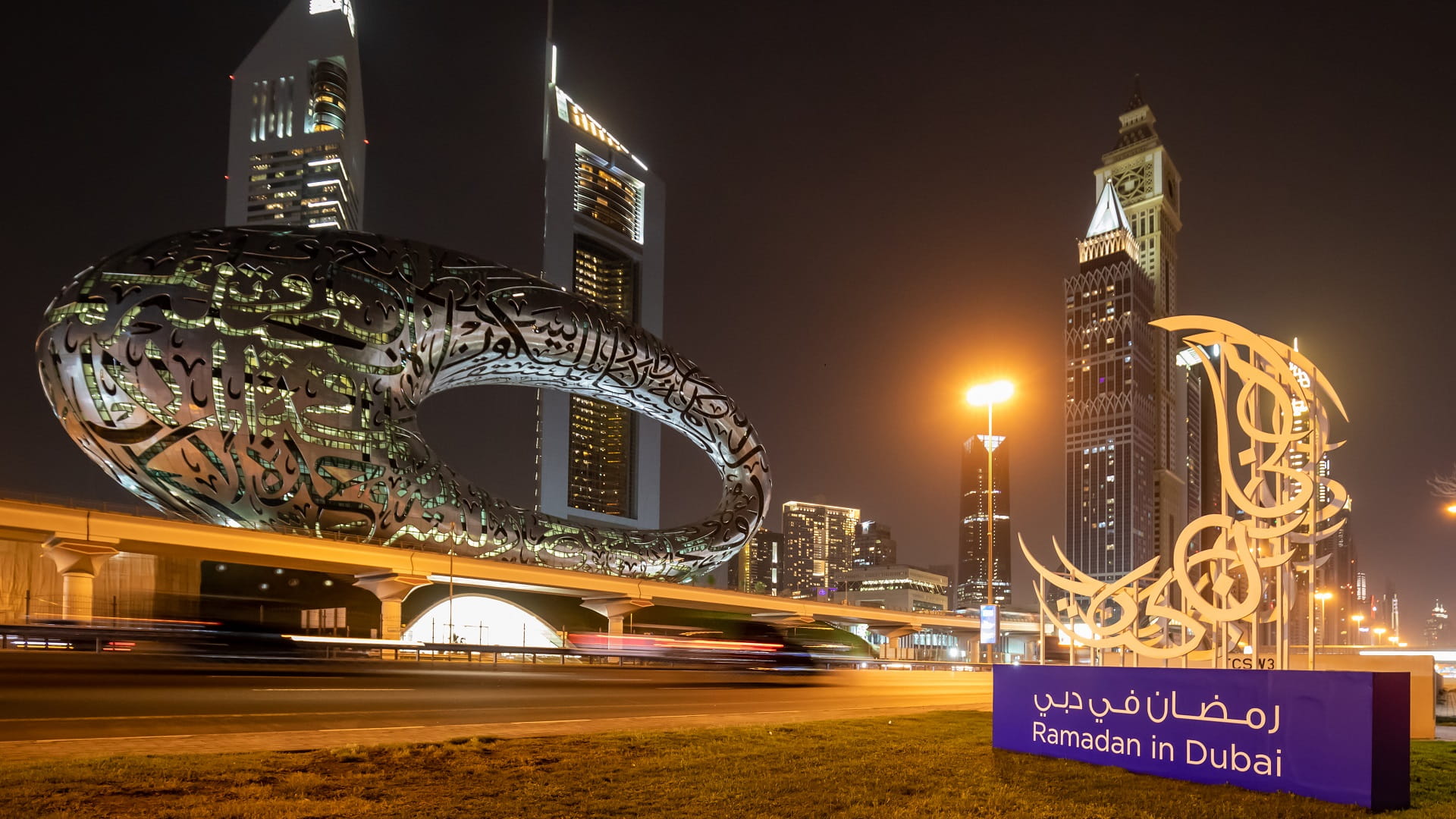 صورة بعنوان: دبي تتألق بأجواء رمضانية رائعة في شوارعها ووجهاتها الشهيرة 