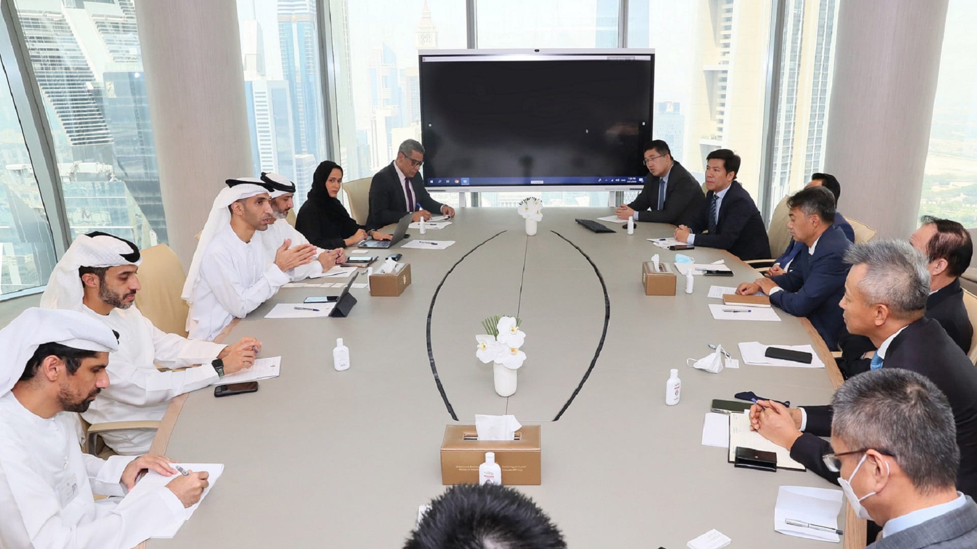 صورة بعنوان: الزيودي يبحث مع مجلس الأعمال الصيني تحفيز الاستثمارات في الدولة 