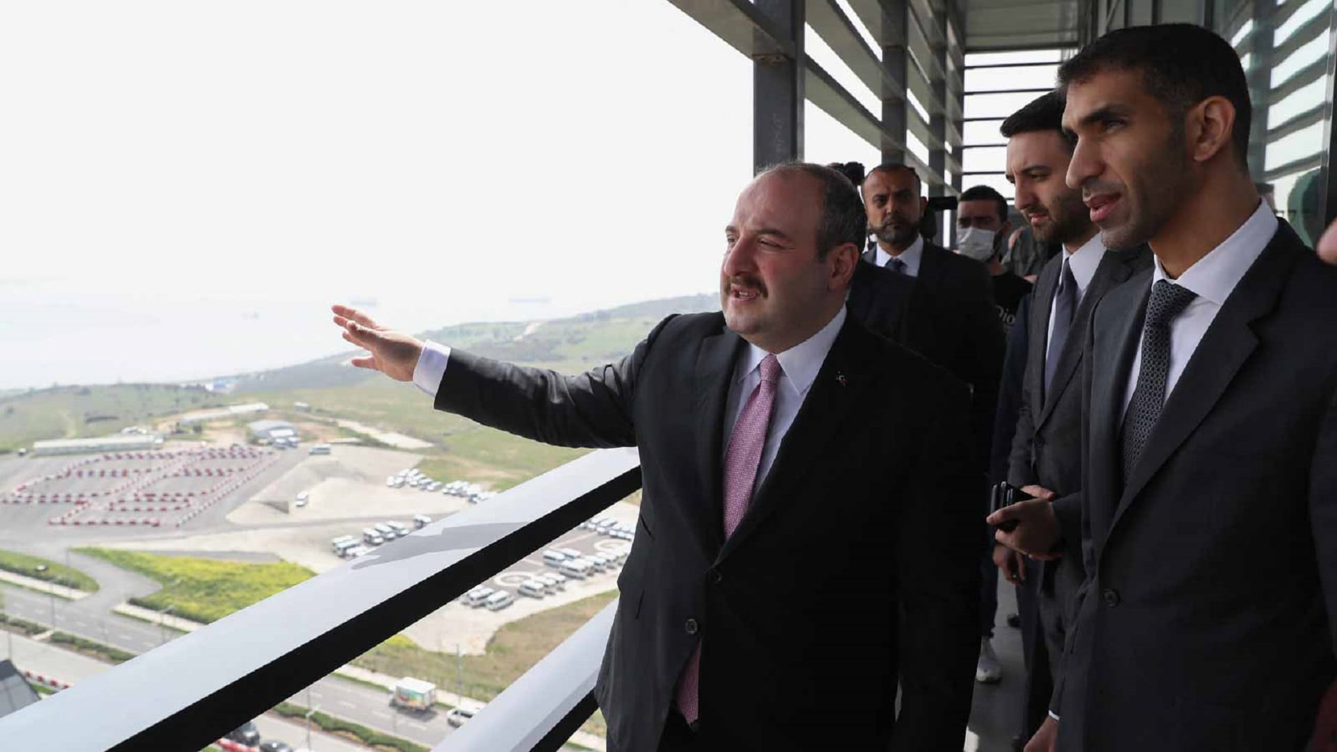 صورة بعنوان: الإمارات وتركيا تبحثان سبل تحفيز النمو الاقتصادي المتبادل  