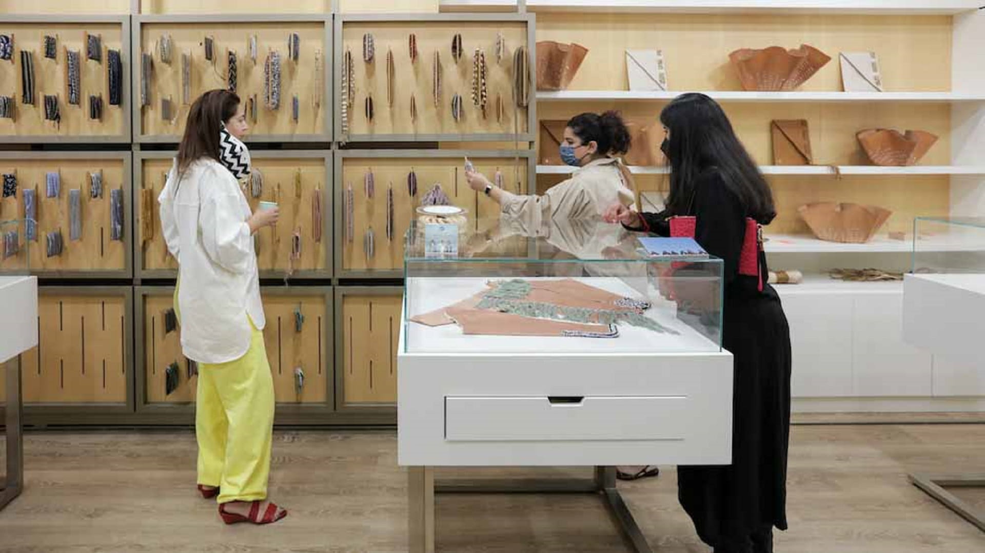 صورة بعنوان: "إرثي" يفتتح صالة عرض دائمة لمنتجات الحرف التراثية الإماراتية 