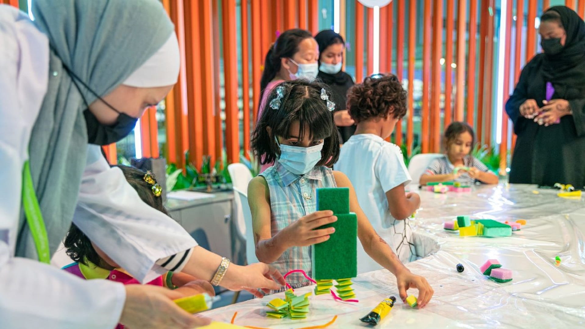 صورة بعنوان: "الشارقة القرائي للطفل" يستثمر بمستقبل الصغار معرفياً وثقافياً 