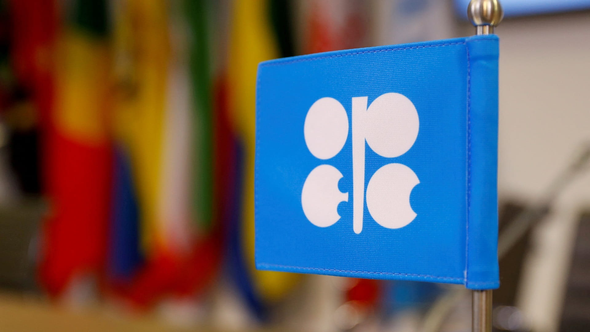 صورة بعنوان: دول "أوبك+" تتفق على زيادة طفيفة في إنتاج النفط  