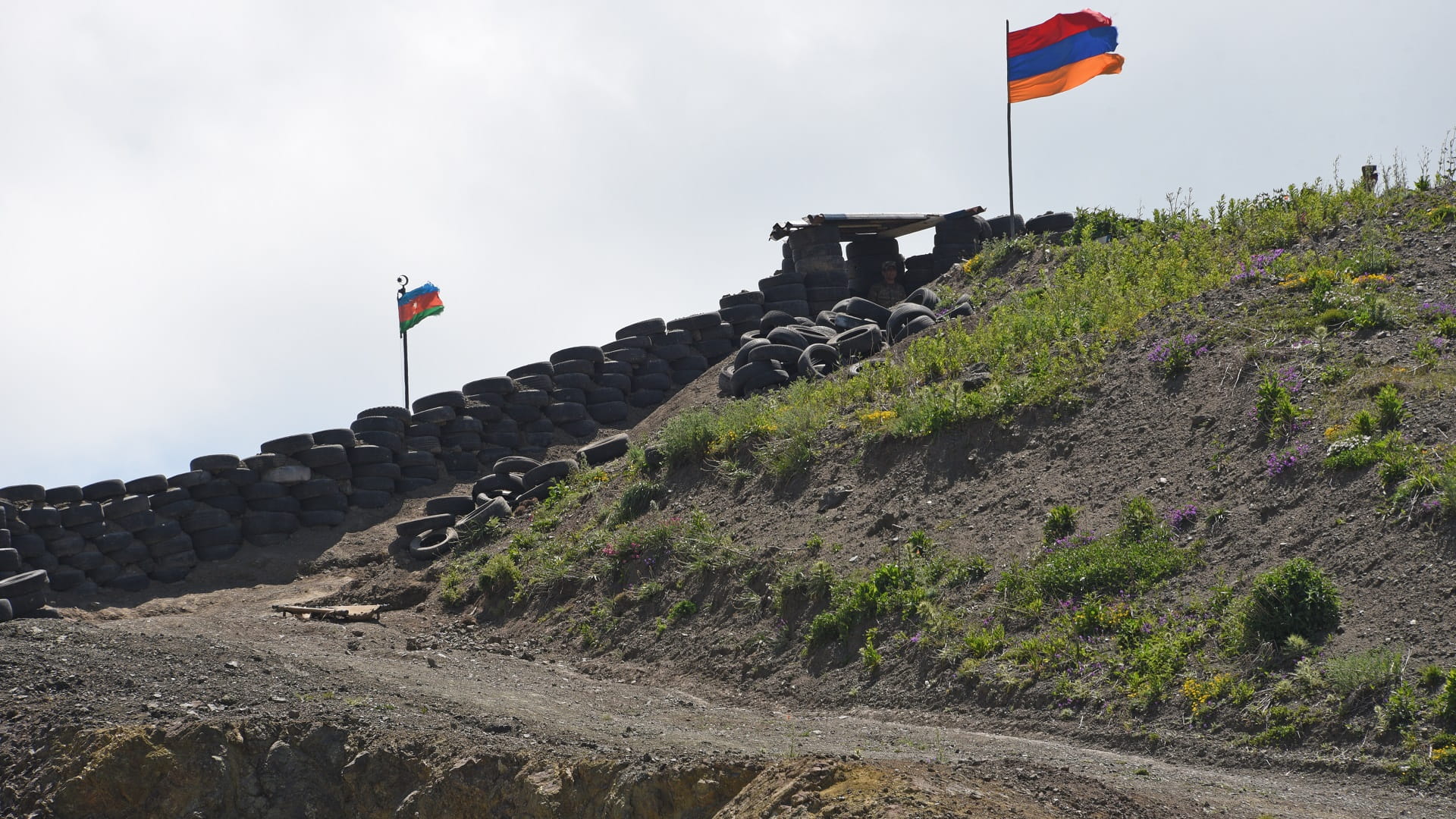 صورة بعنوان: 3 قتلى في قره باغ وأذربيجان تسيطر على مواقع جديدة بالإقليم 