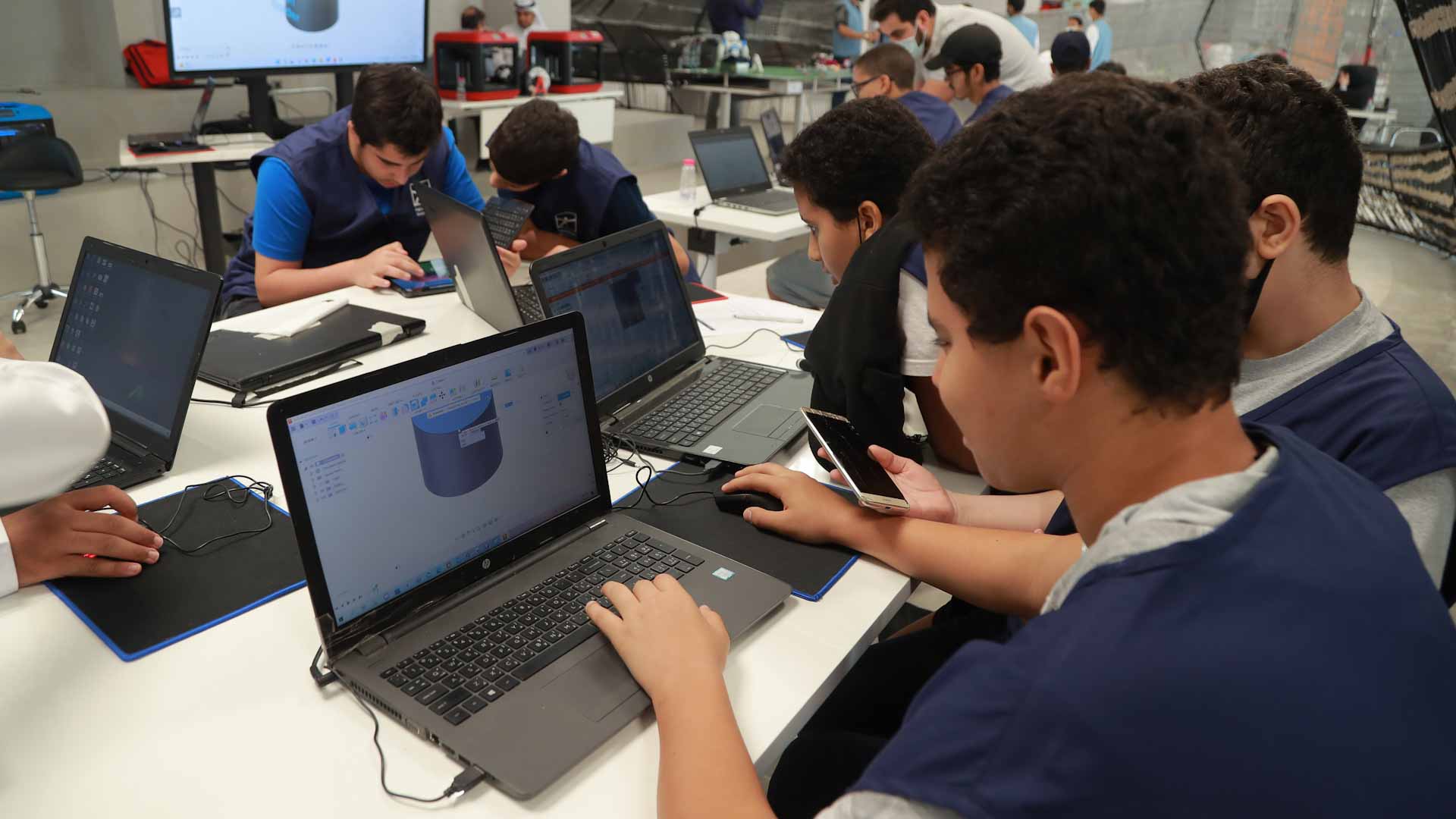 صورة بعنوان: ناشئة الشارقة يتعلمون في15ساعة فنون الرسوم المتحركة ثلاثية الأبعاد 