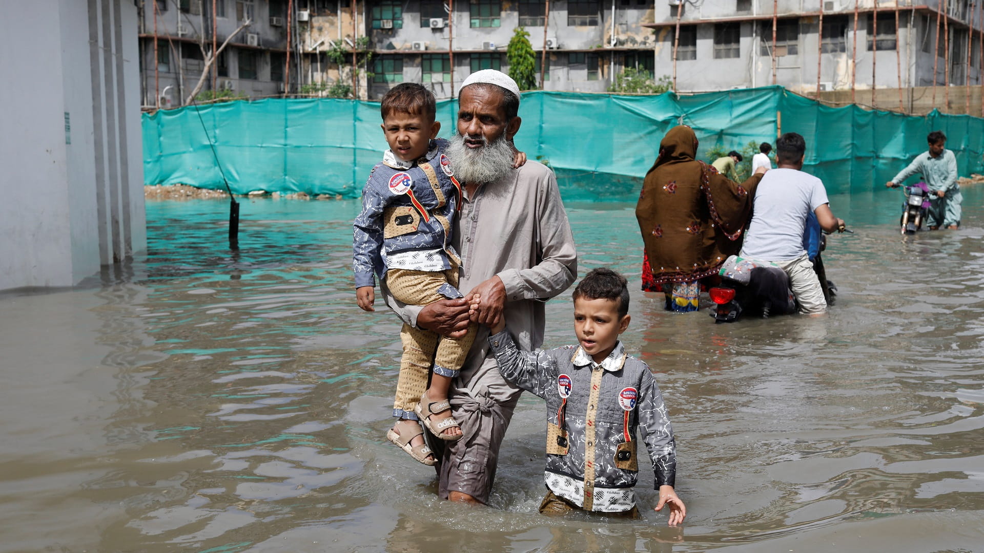 صورة بعنوان: مقتل 549 بسبب السيول في باكستان خلال يوليو 2022 