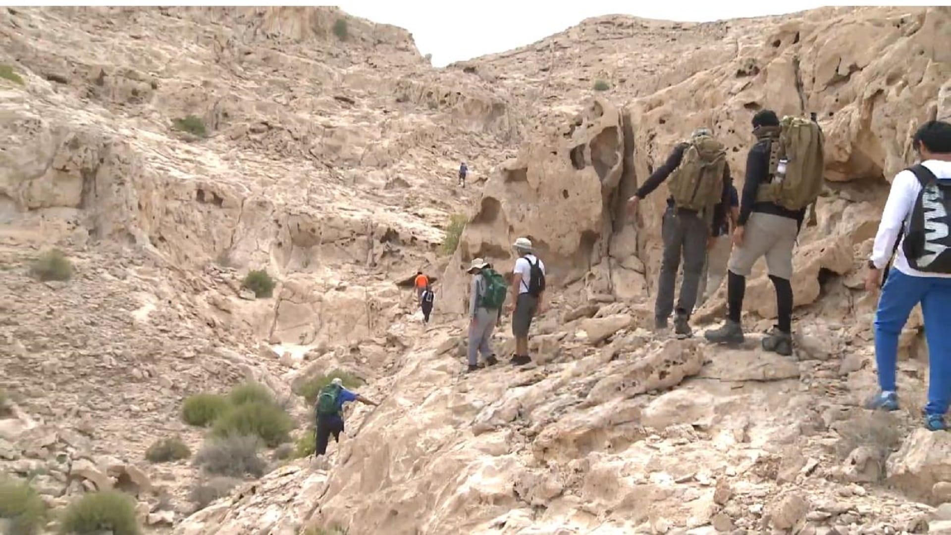 صورة بعنوان: شرطة أبوظبي تحدد 9 إرشادات وقائية لهواة التسلق والمشي في الجبال 