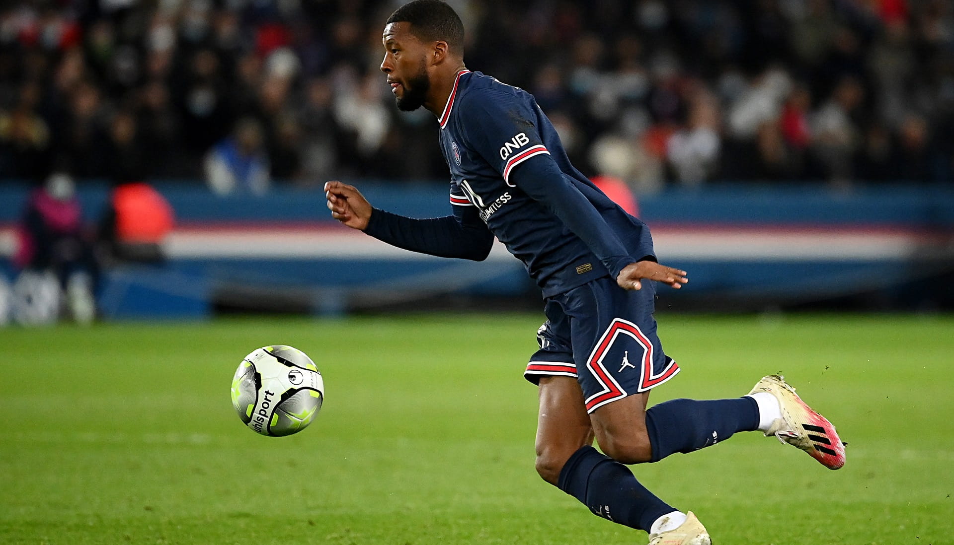 صورة بعنوان: روما الإيطالي يعلن ضم فينالدوم لمدة موسم واحد 