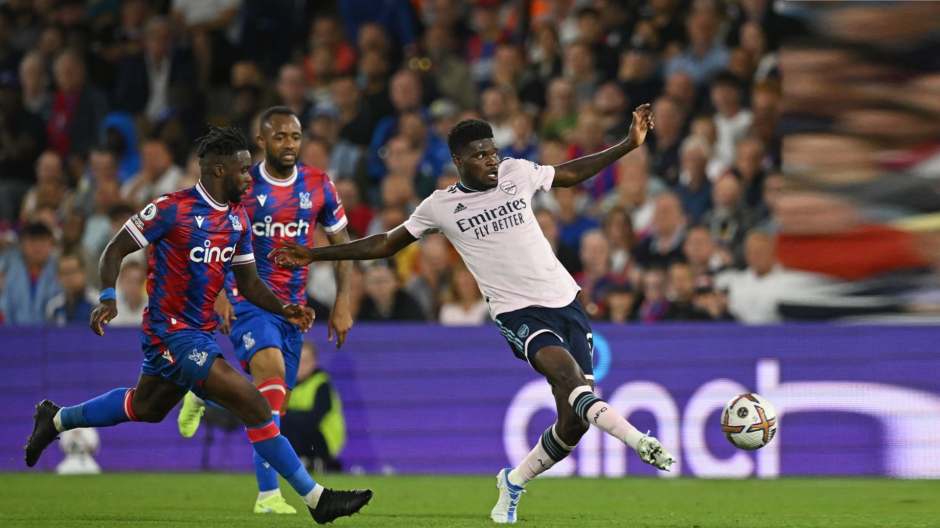 صورة بعنوان: أرسنال يبدأ مشواره بالدوري الإنجليزي بفوز مستحق على كريستال بالاس 