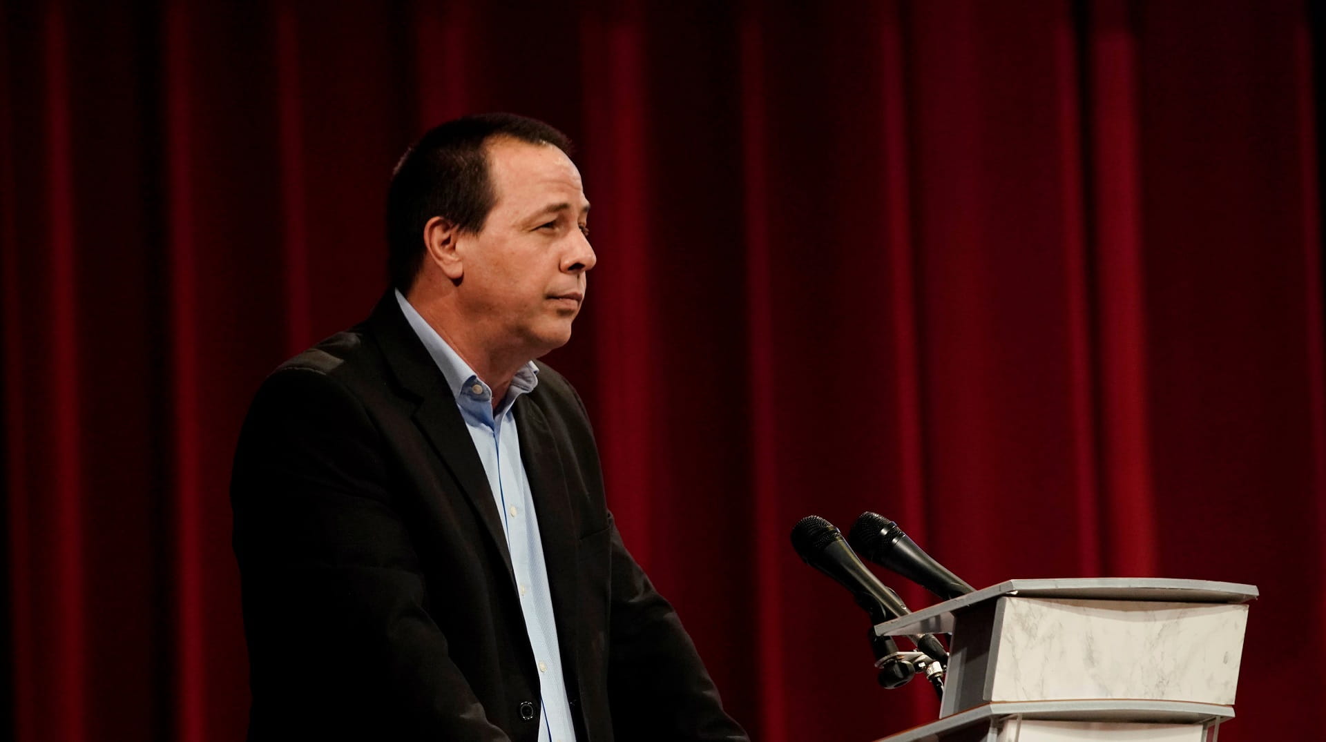 صورة بعنوان: صاعقة تتسبب في حريق هائل بمنشأة لتخزين الوقود في كوبا 