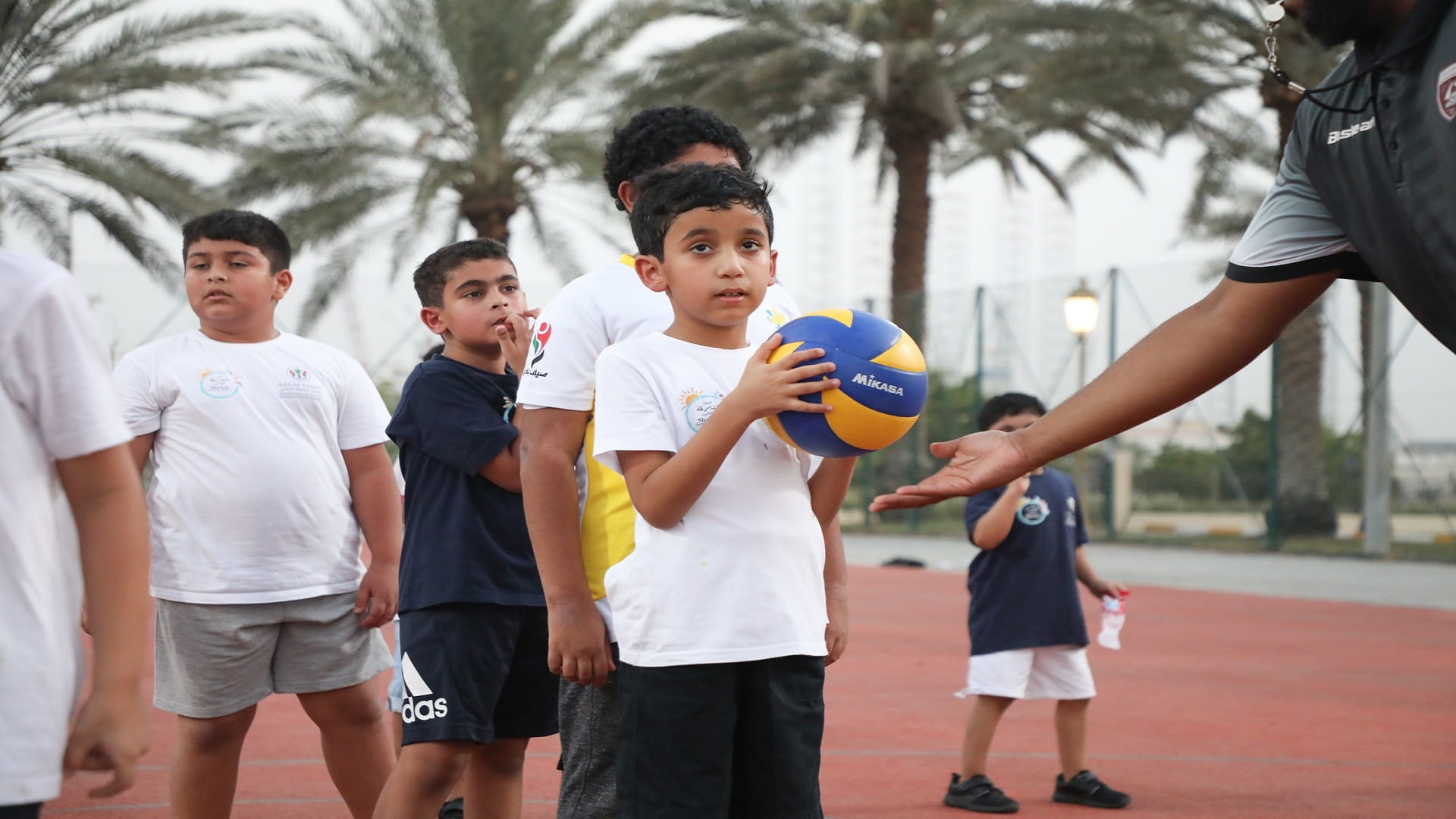صورة بعنوان: انطلاق فعاليات الأسبوع الأخير في ملتقى الحمرية "عطلتنا غير"  