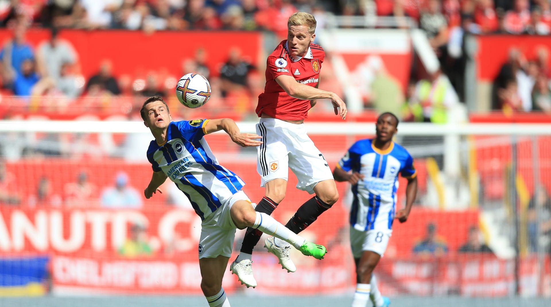 صورة بعنوان: مانشستر يونايتد يتعثر أمام برايتون في الدوري الإنجليزي الممتاز 