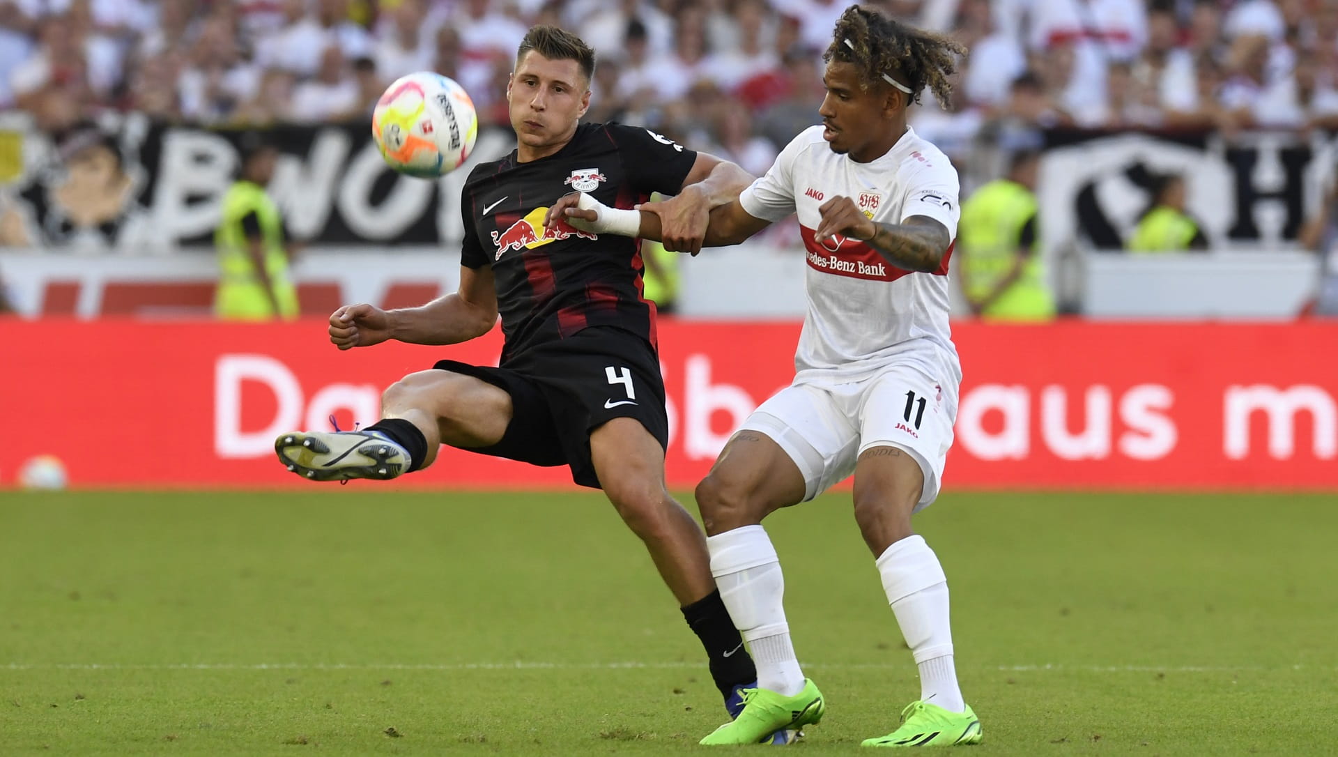 صورة بعنوان: لايبزج يسقط بفخ التعادل الإيجابي أمام شتوتجارت في الدوري الألماني 