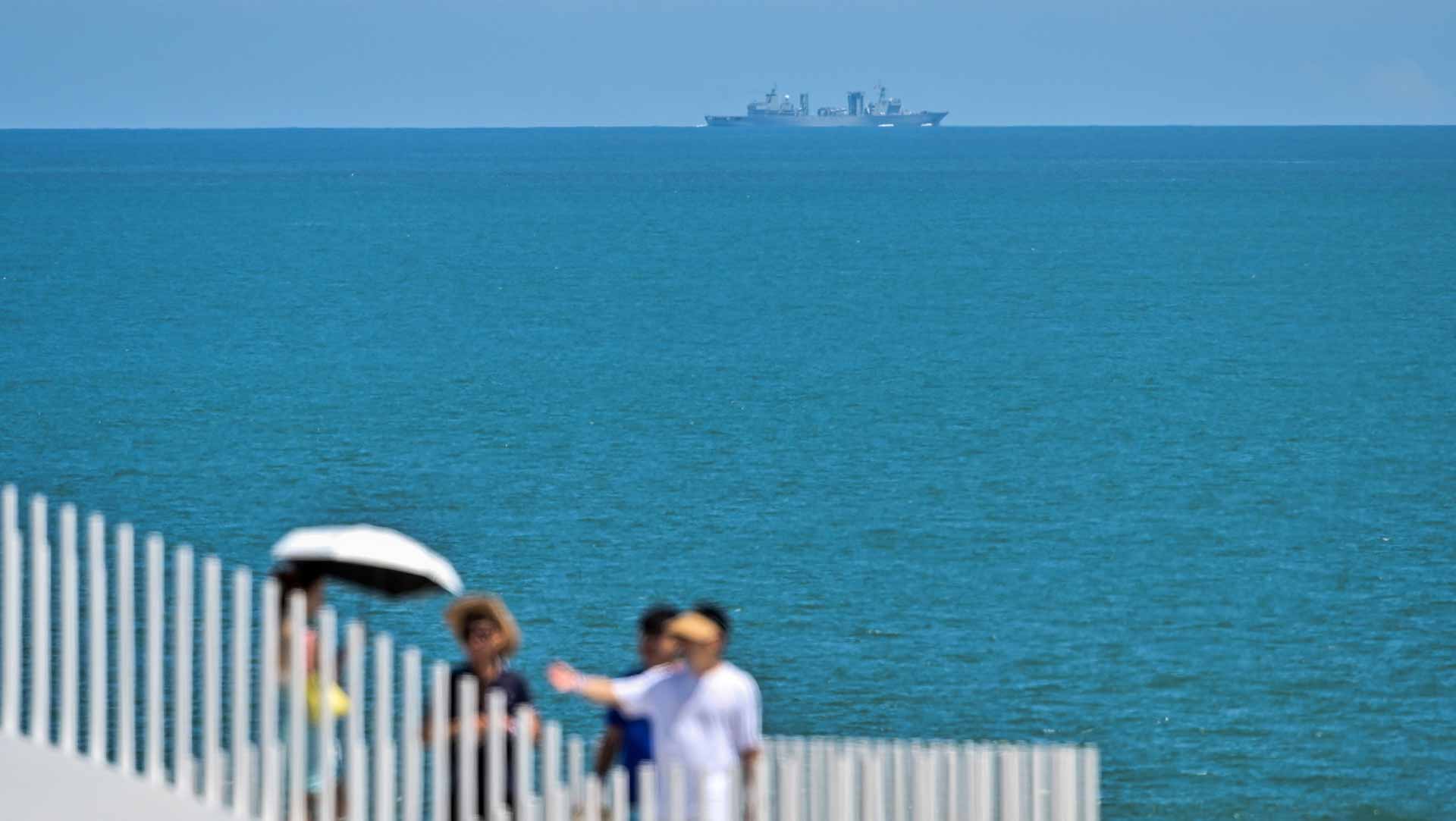 صورة بعنوان: تايوان تبدأ مناورات بالذخيرة الحية لسلاح المدفعية  