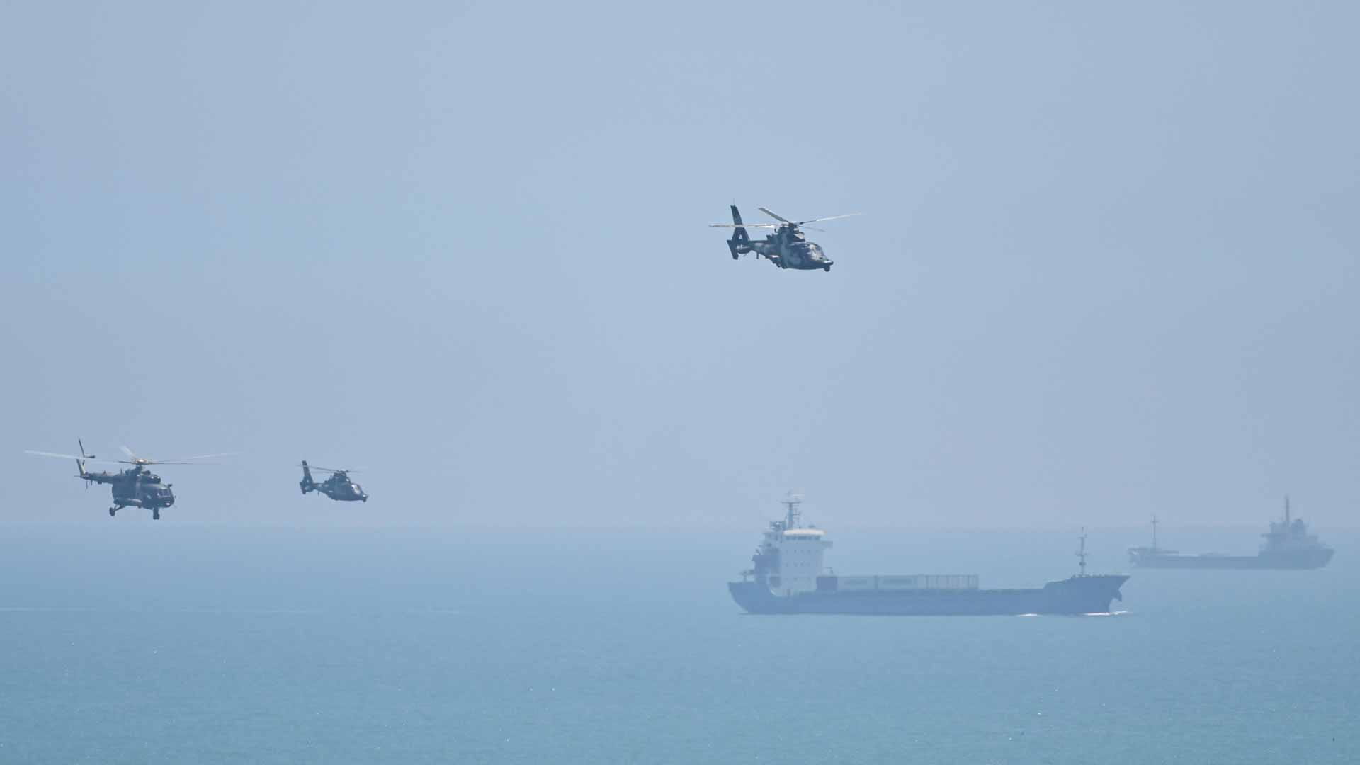 صورة بعنوان: الصين تعلن مواصلة التدريبات حول تايوان "بحراً وجواً" 