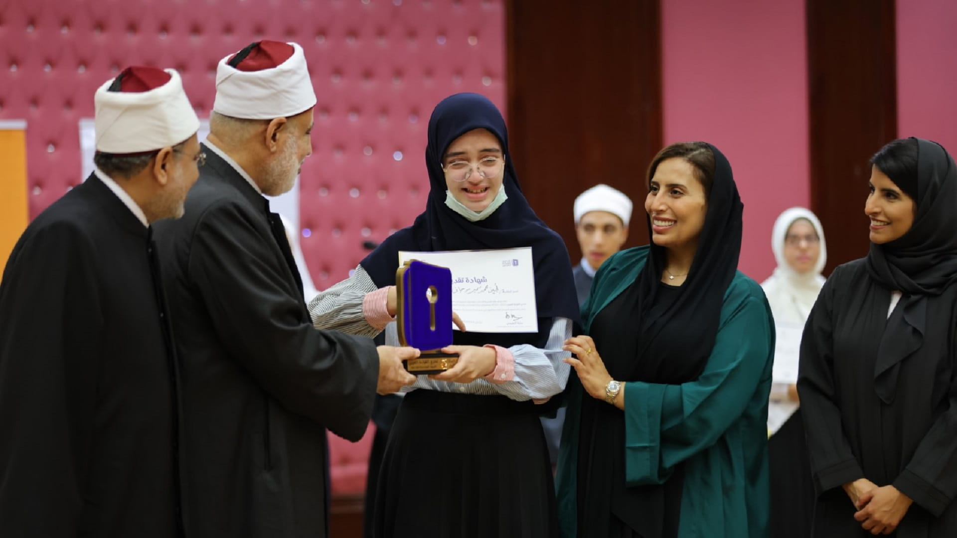 صورة بعنوان: تحدي القراءة العربي يتوّج الطالبة لجين سرحان على مستوى الأزهر 