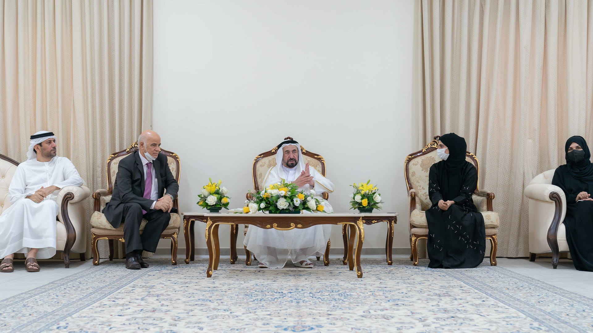 صورة بعنوان: حاكم الشارقة يُعيّن الدكتور أحمد الشماع مديراً لجامعة خورفكان 