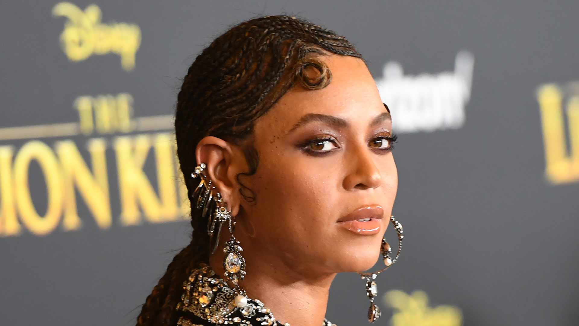 Image for the title: Beyonce tops US songs chart for first time in over a decade 