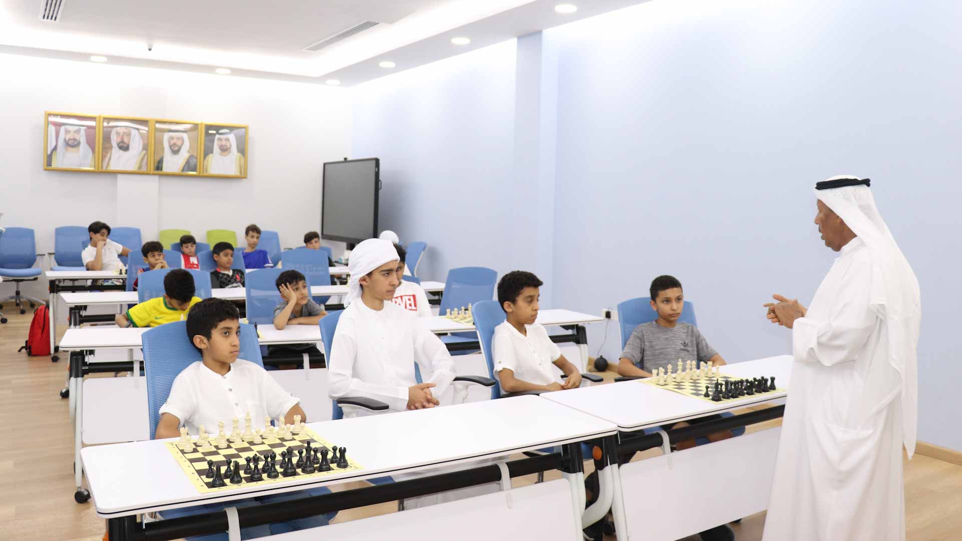 صورة بعنوان: "أولياء أمور دبا الحصن" ينمي مهارات المشاركين في "عطلتنا غير" 