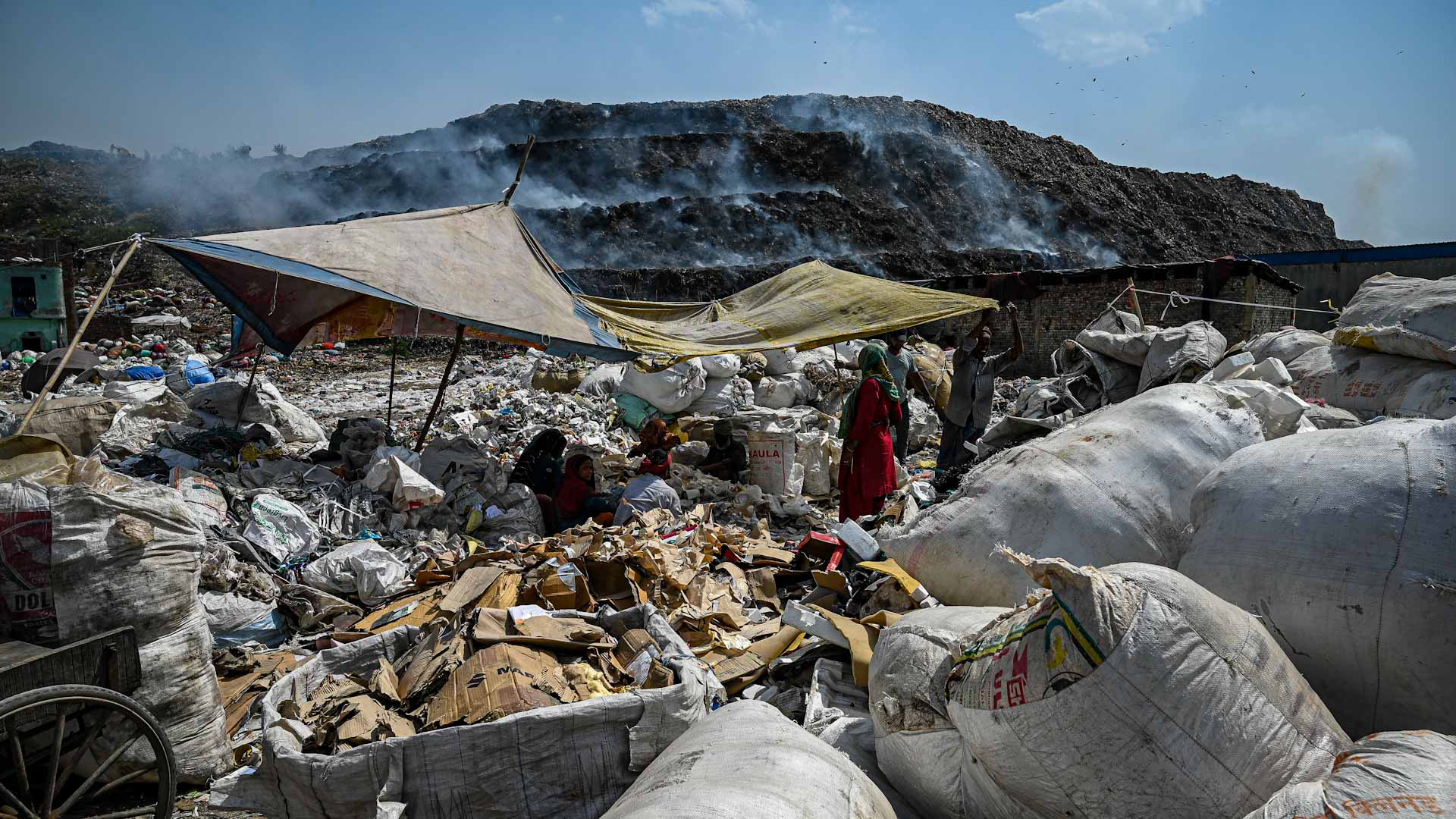 صورة بعنوان: دراسة تكشف معضلة بيئية "كبرى" مصدرها مكبات النفايات حول العالم 