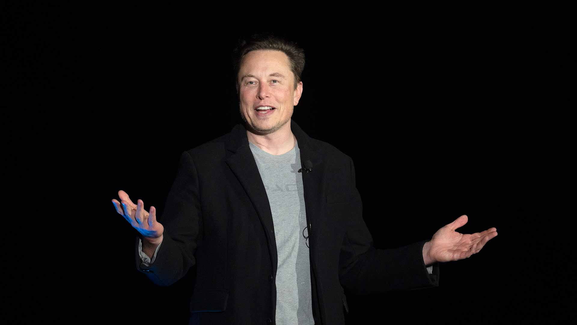 Image for the title: Elon Musk sells nearly $7 bn in Tesla stock 