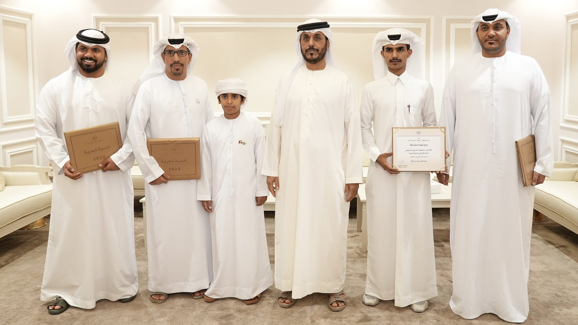 صورة بعنوان: قصائد وطنية وغزلية تطوّق مجلس الحيرة الأدبي 