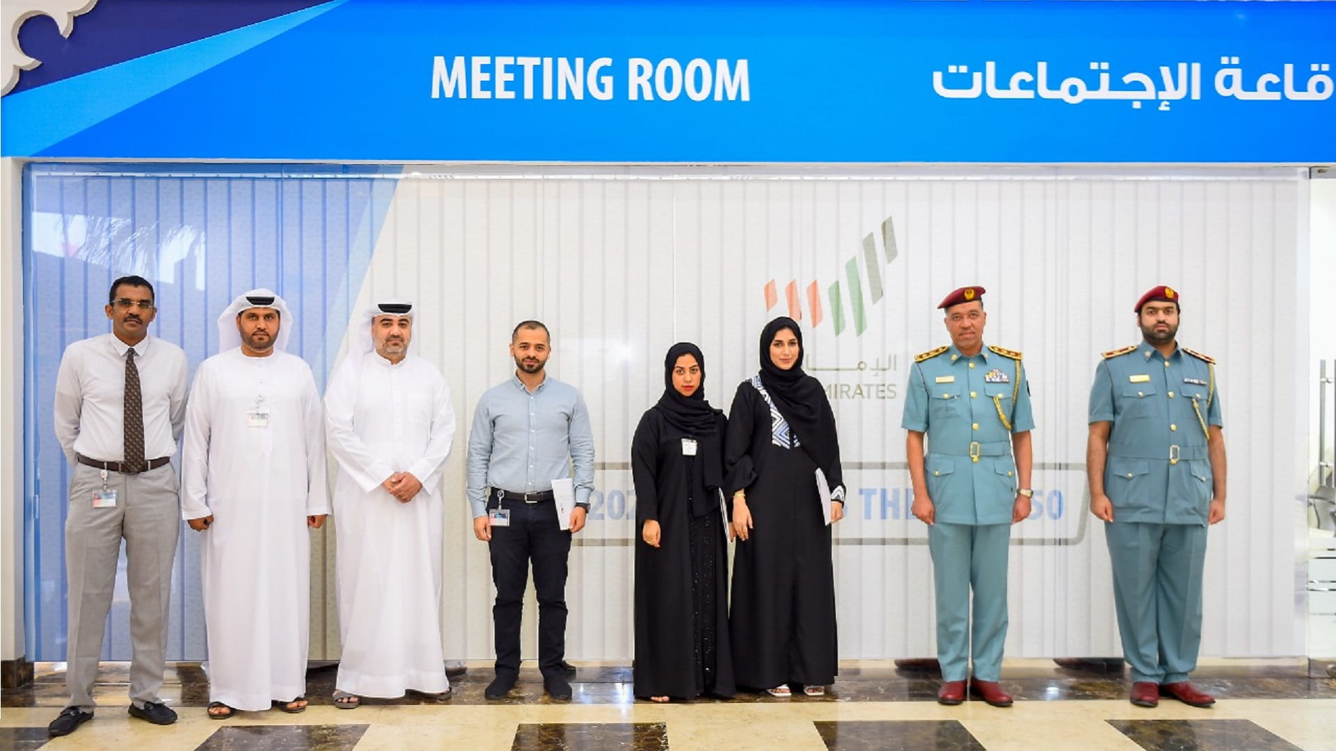 صورة بعنوان: شرطة الشارقة تكرم الموظفين المتميزين في قرية التسجيل 