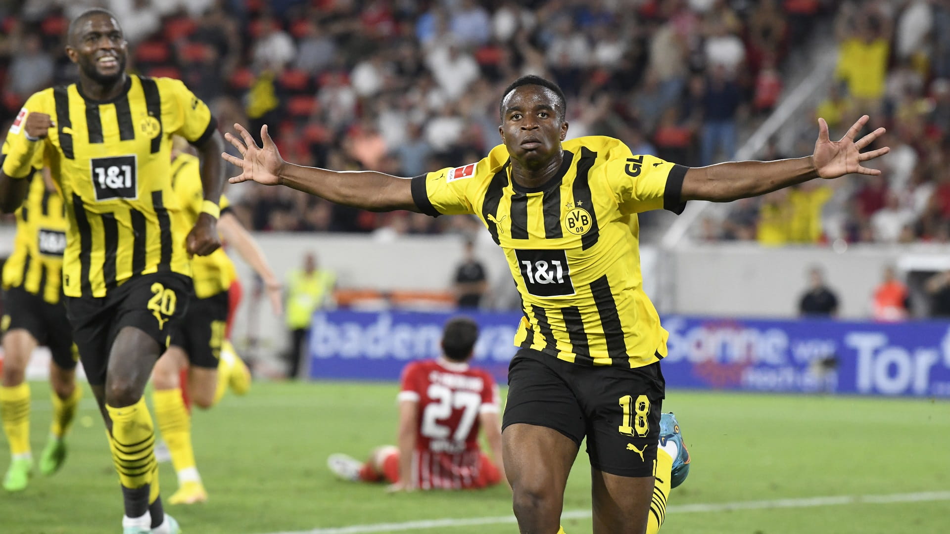 صورة بعنوان: دورتموند يتخطى فرايبورج في الدوري الألماني 